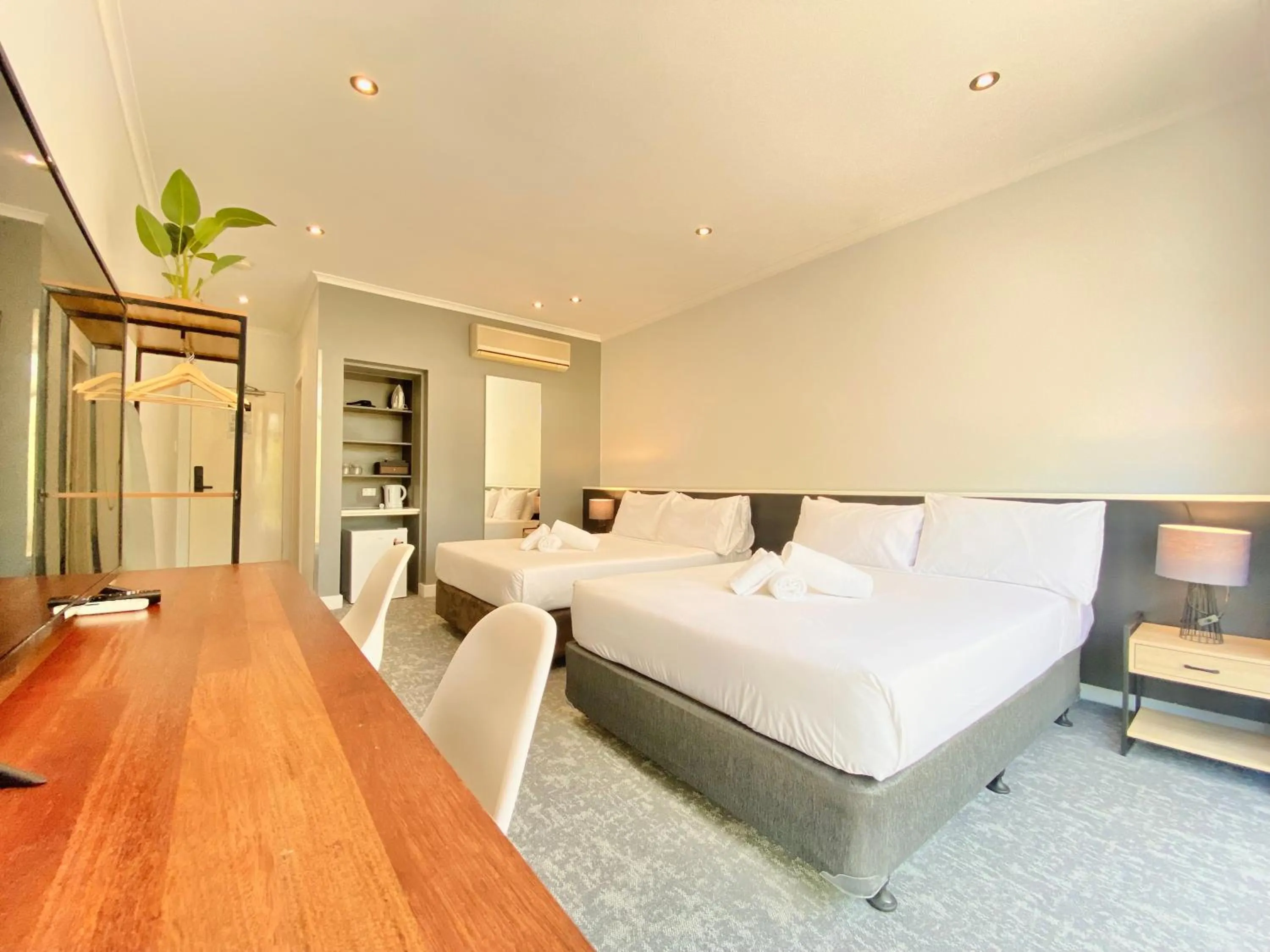 Bedroom, Bed in Park Inn by Radisson Melbourne Carlton