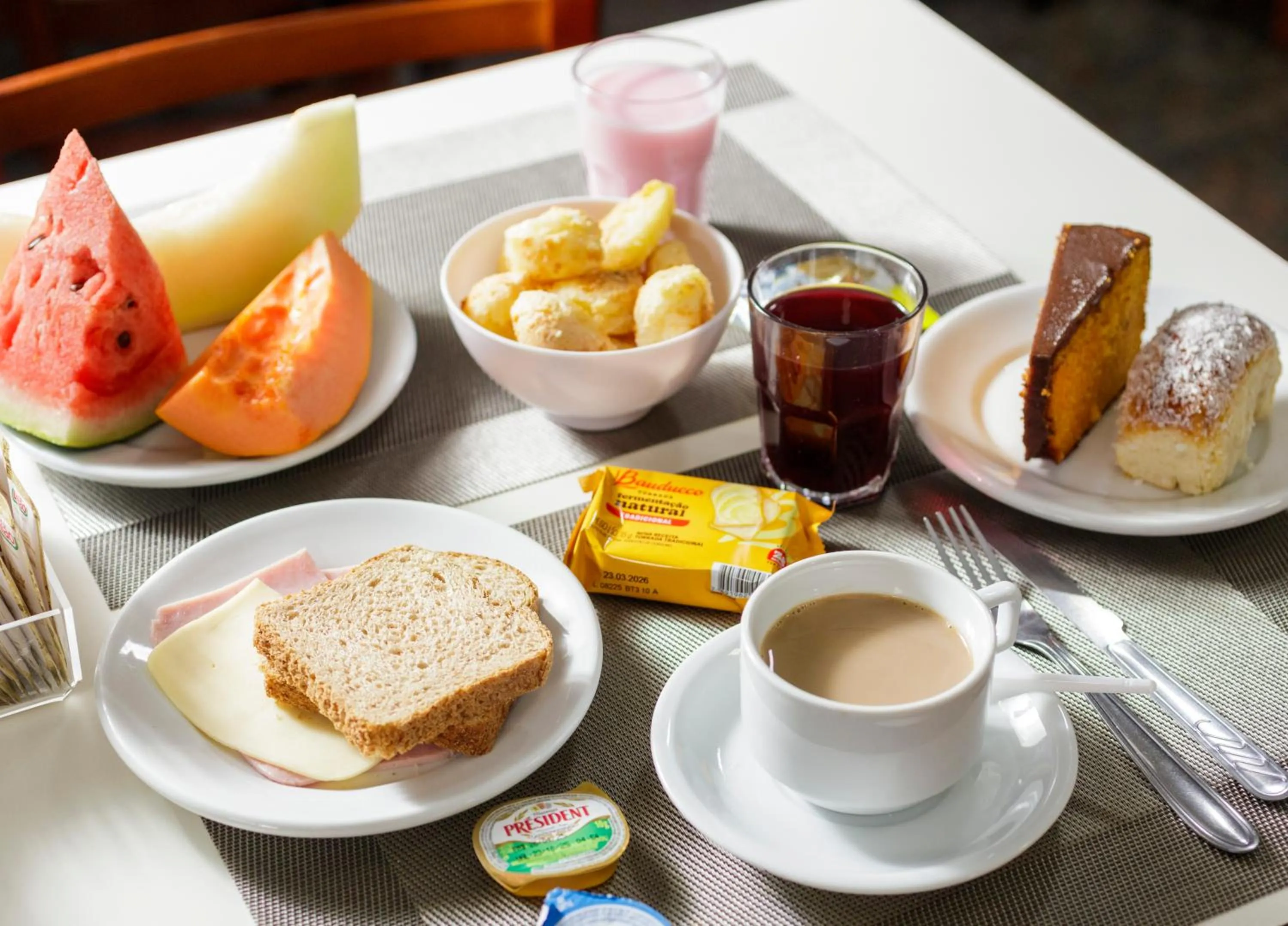 Breakfast in Cardim Plaza Hotel