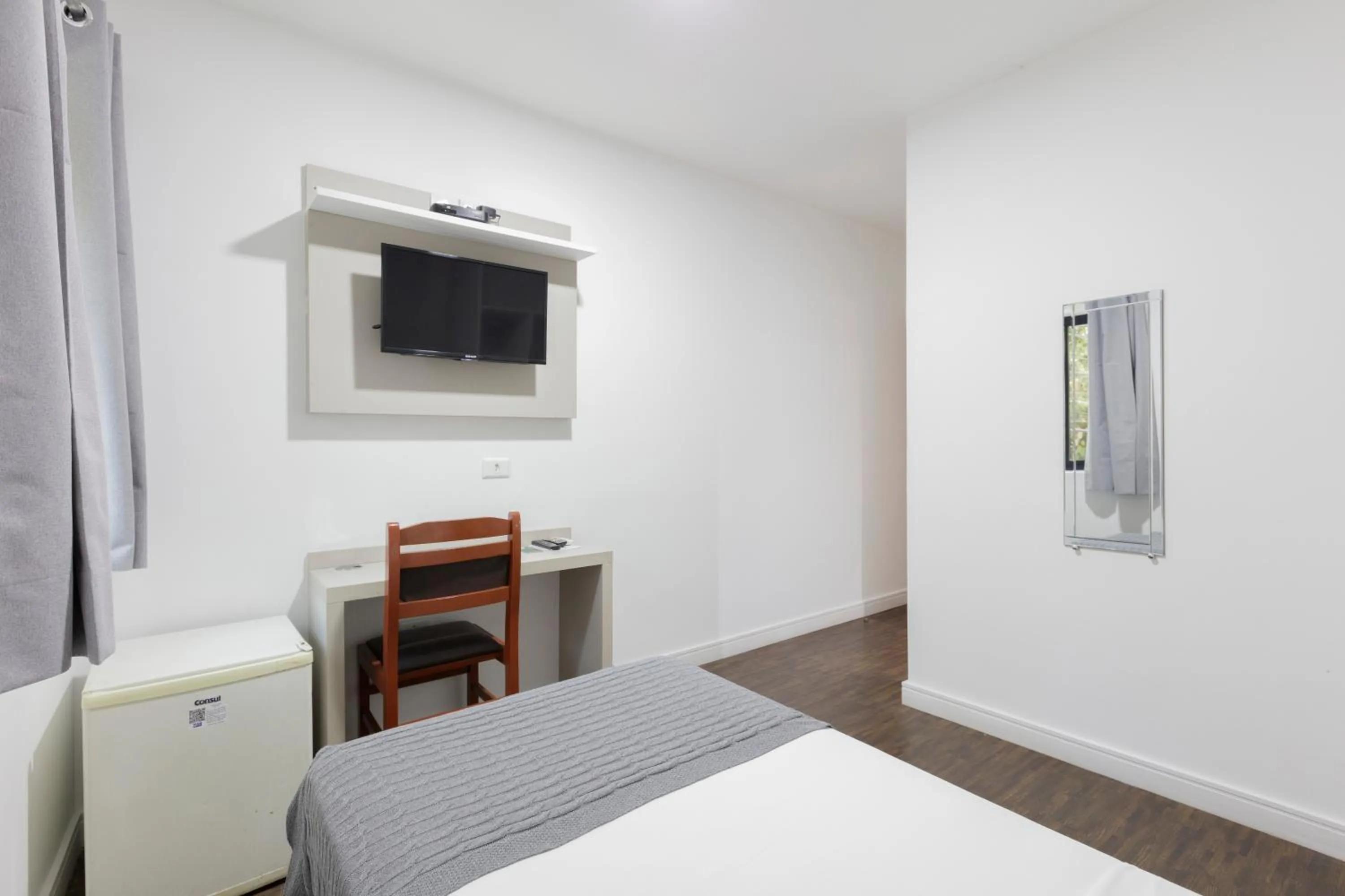 Photo of the whole room, Bed in Cardim Plaza Hotel