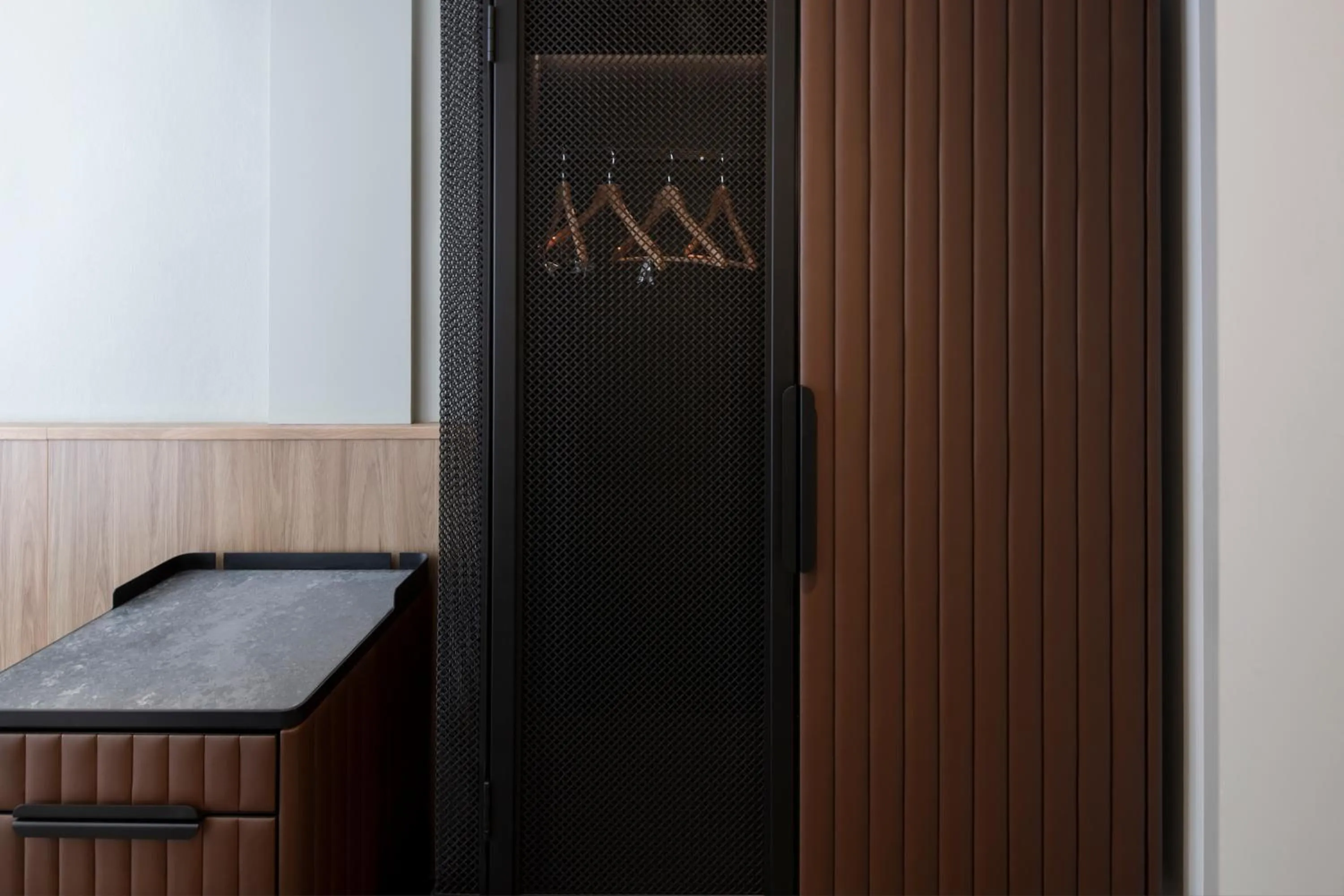 wardrobe in Novotel Sydney City Centre