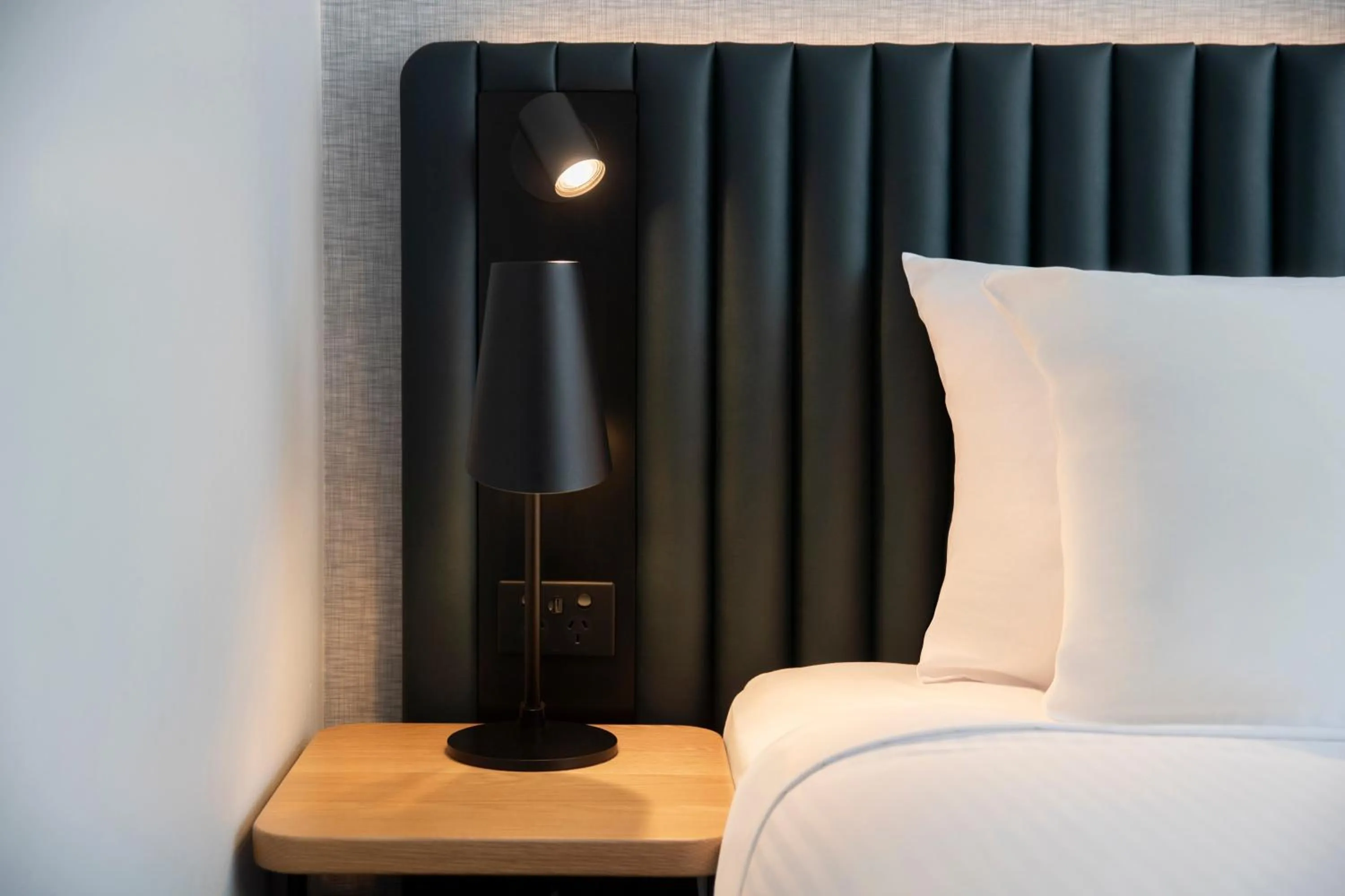 Bed in Novotel Sydney City Centre