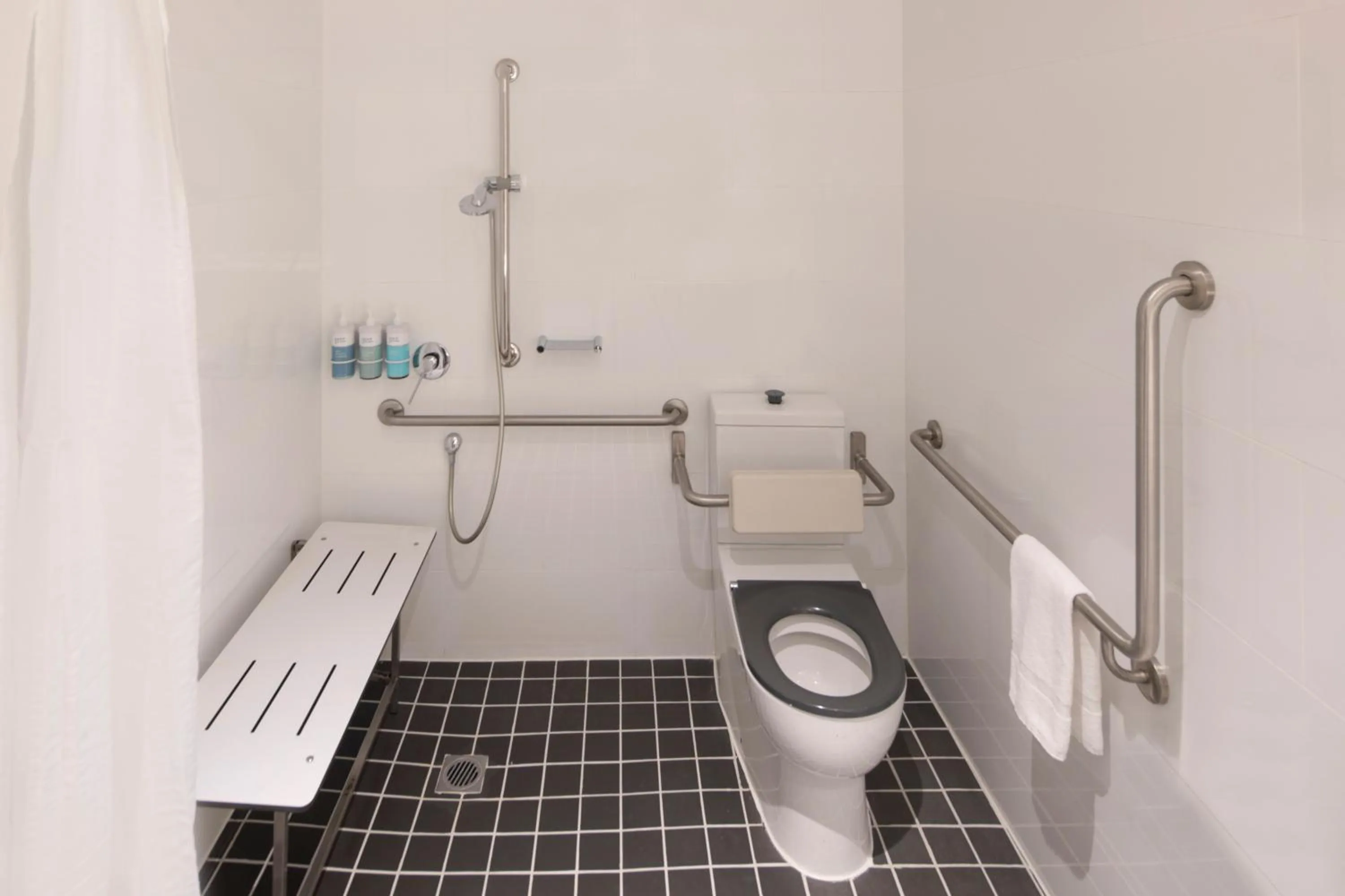 Bathroom in Novotel Sydney City Centre