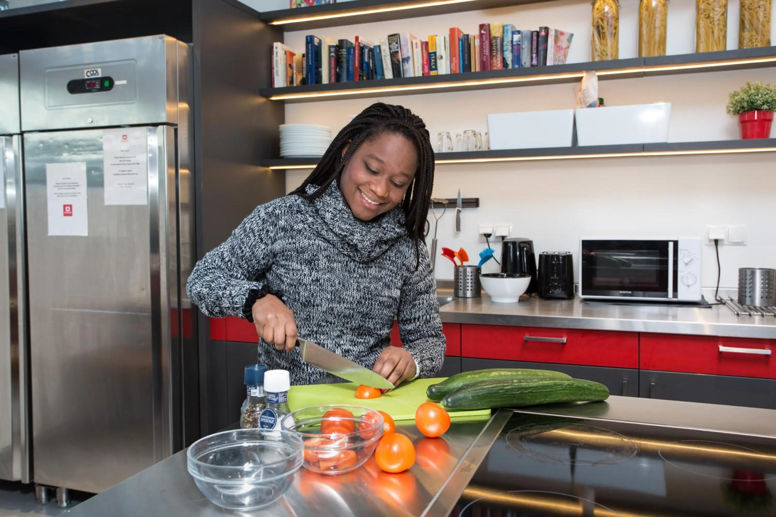 Communal kitchen in MEININGER Hotel Amsterdam City West