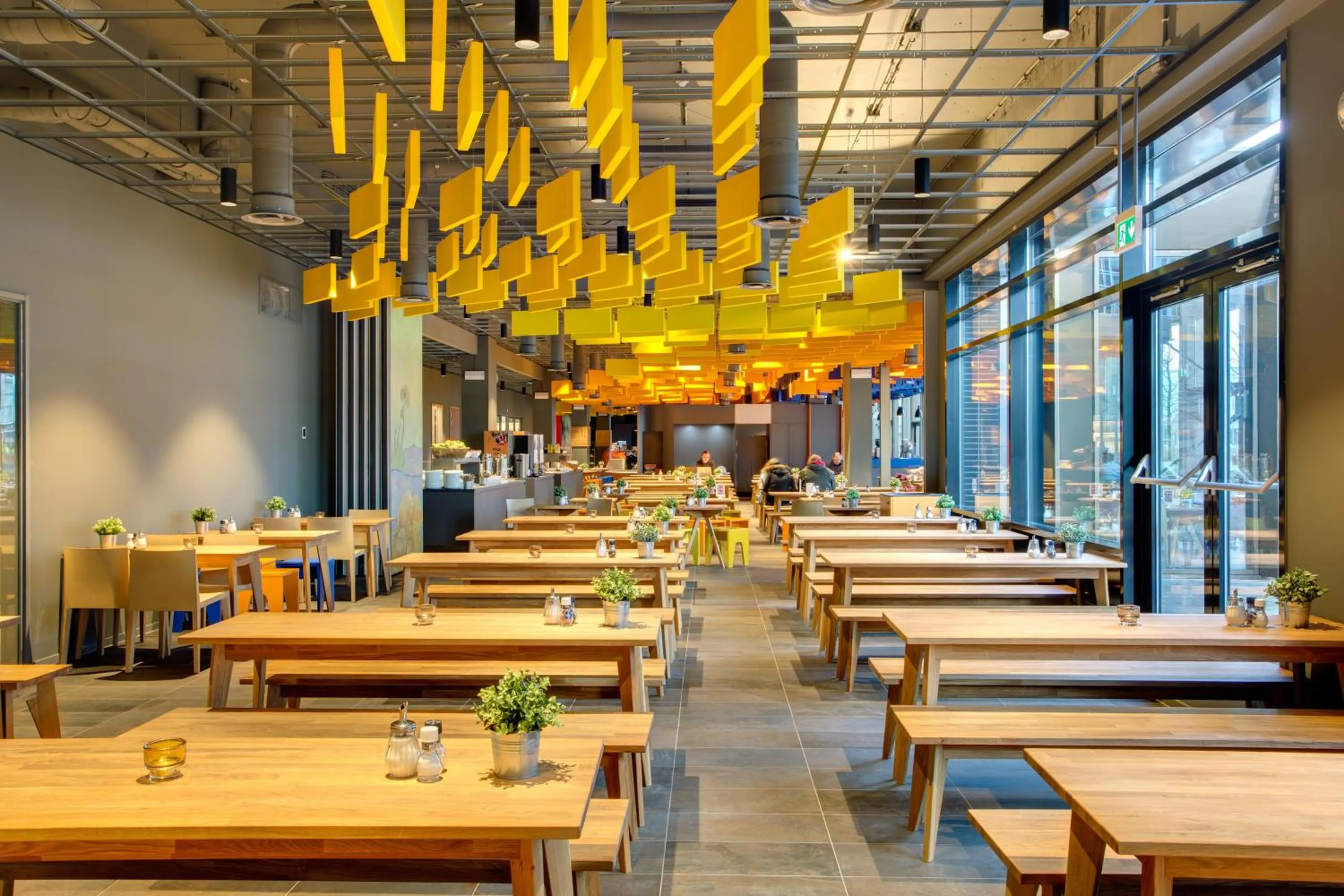 Restaurant/places to eat in MEININGER Hotel Amsterdam City West