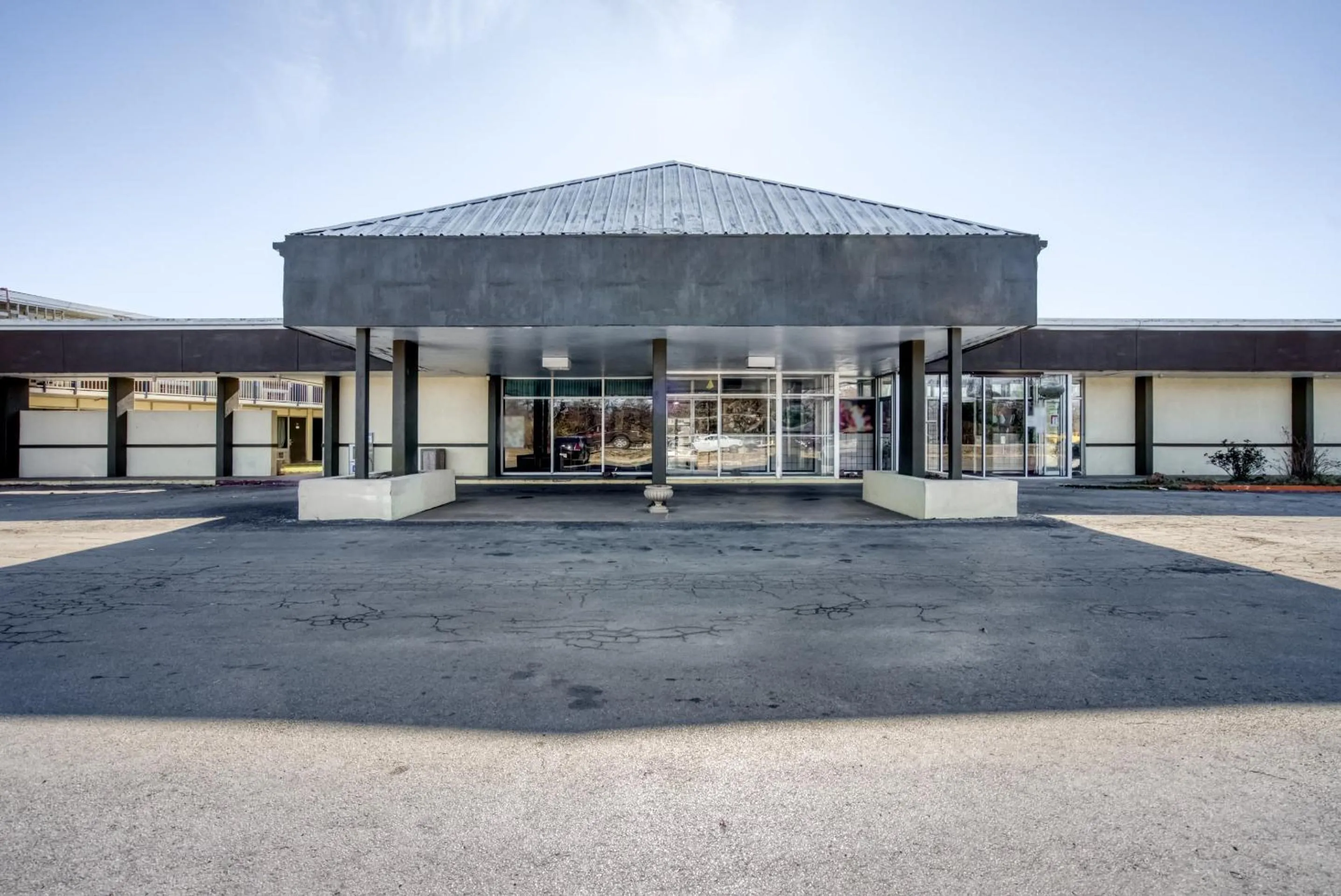 Facade/entrance in OYO Hotel Brownwood Hwy 67