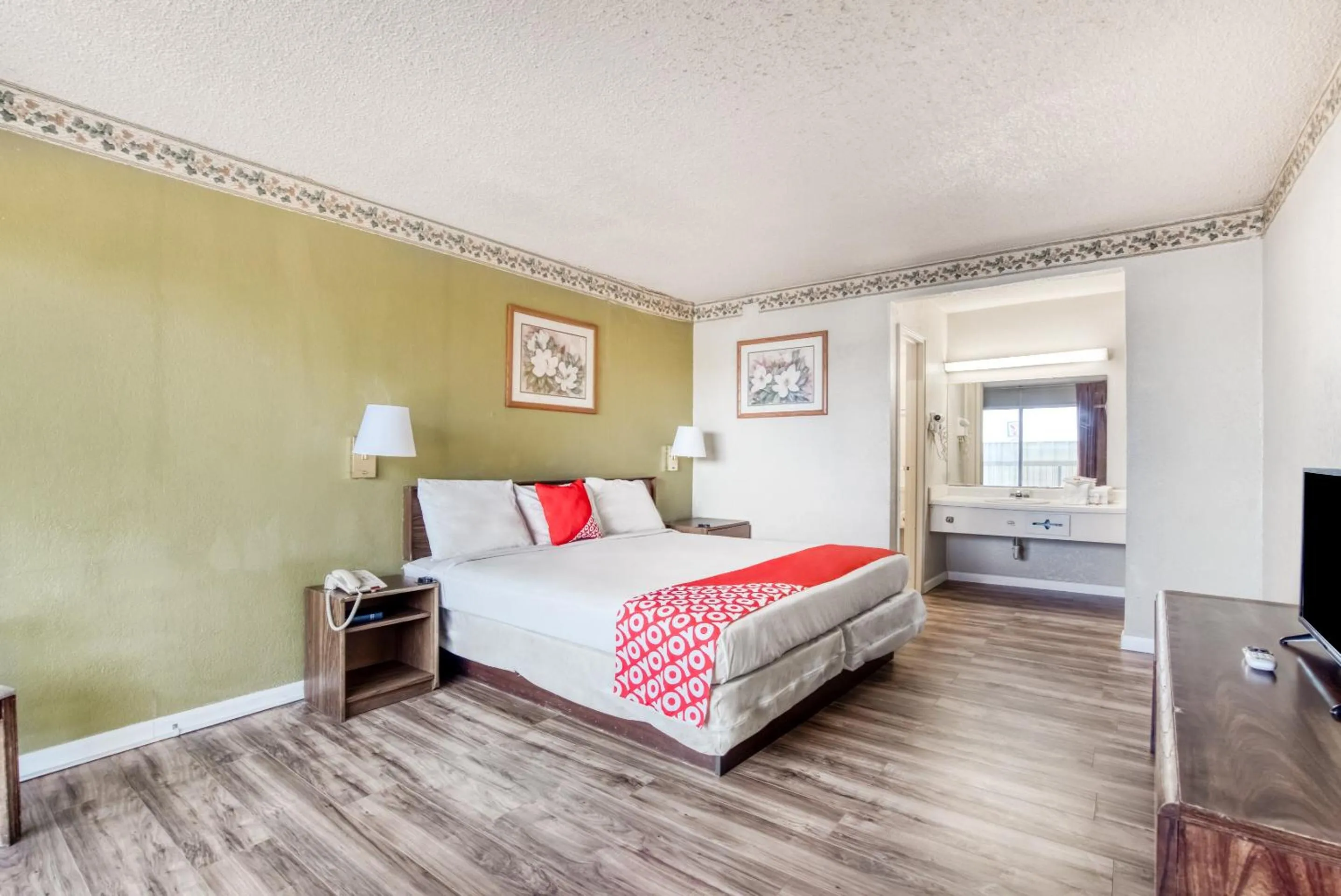 Bedroom in OYO Hotel Brownwood Hwy 67