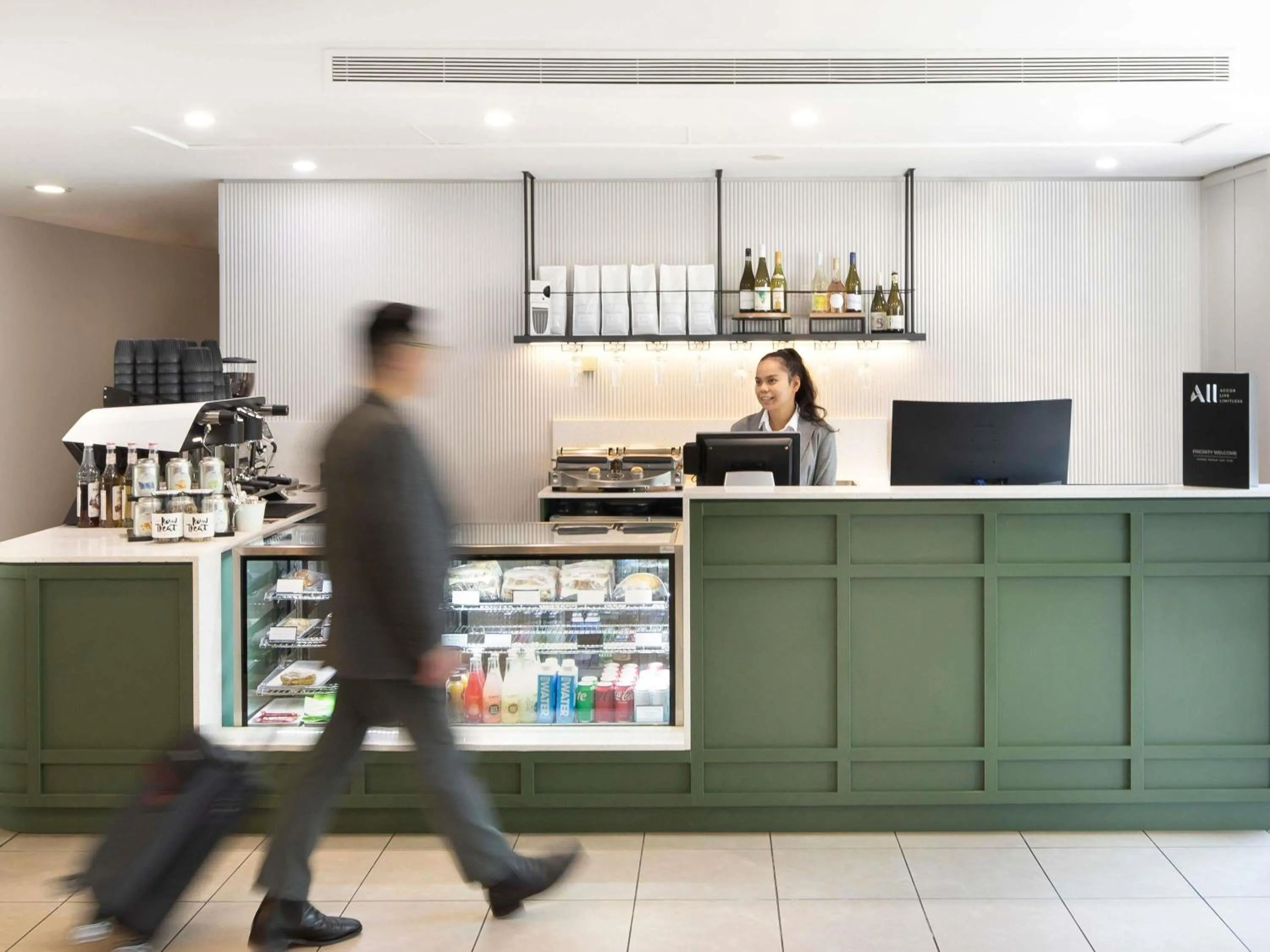 Restaurant/places to eat in Mercure Sydney Macquarie Park