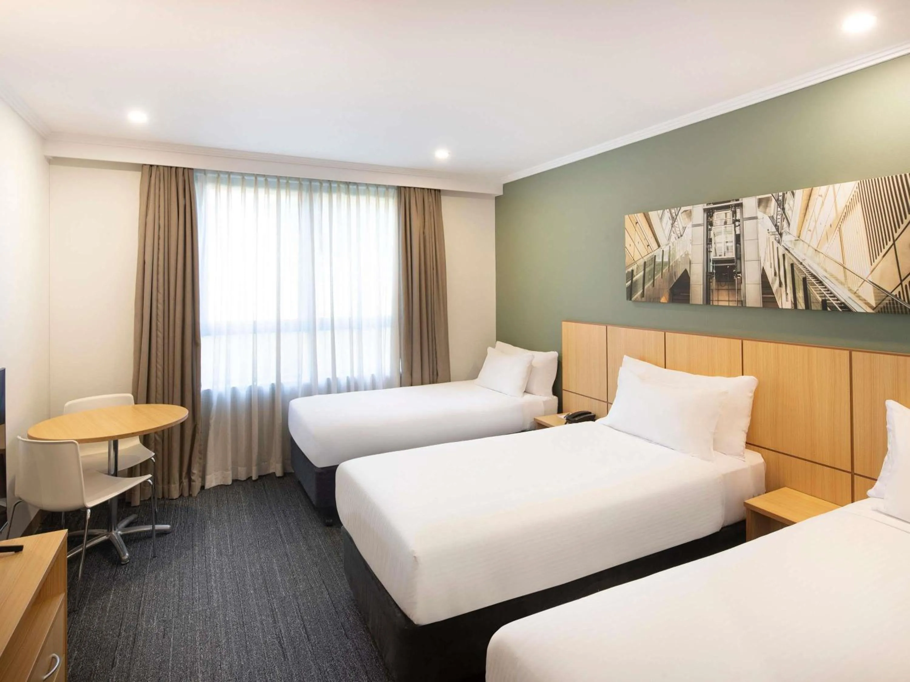 Bedroom, Bed in Mercure Sydney Macquarie Park