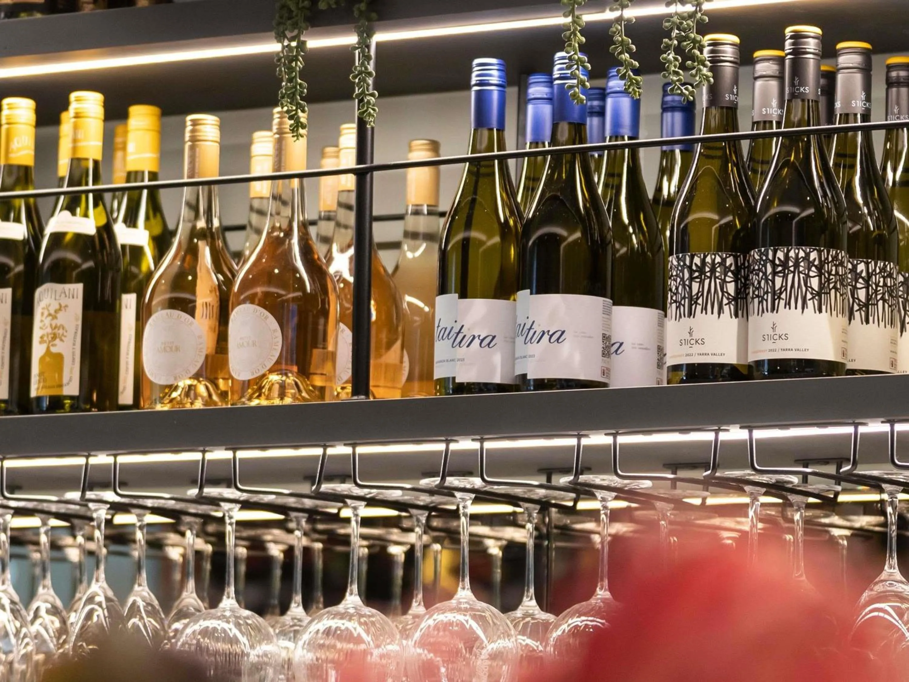 Lounge or bar in Mercure Sydney Macquarie Park