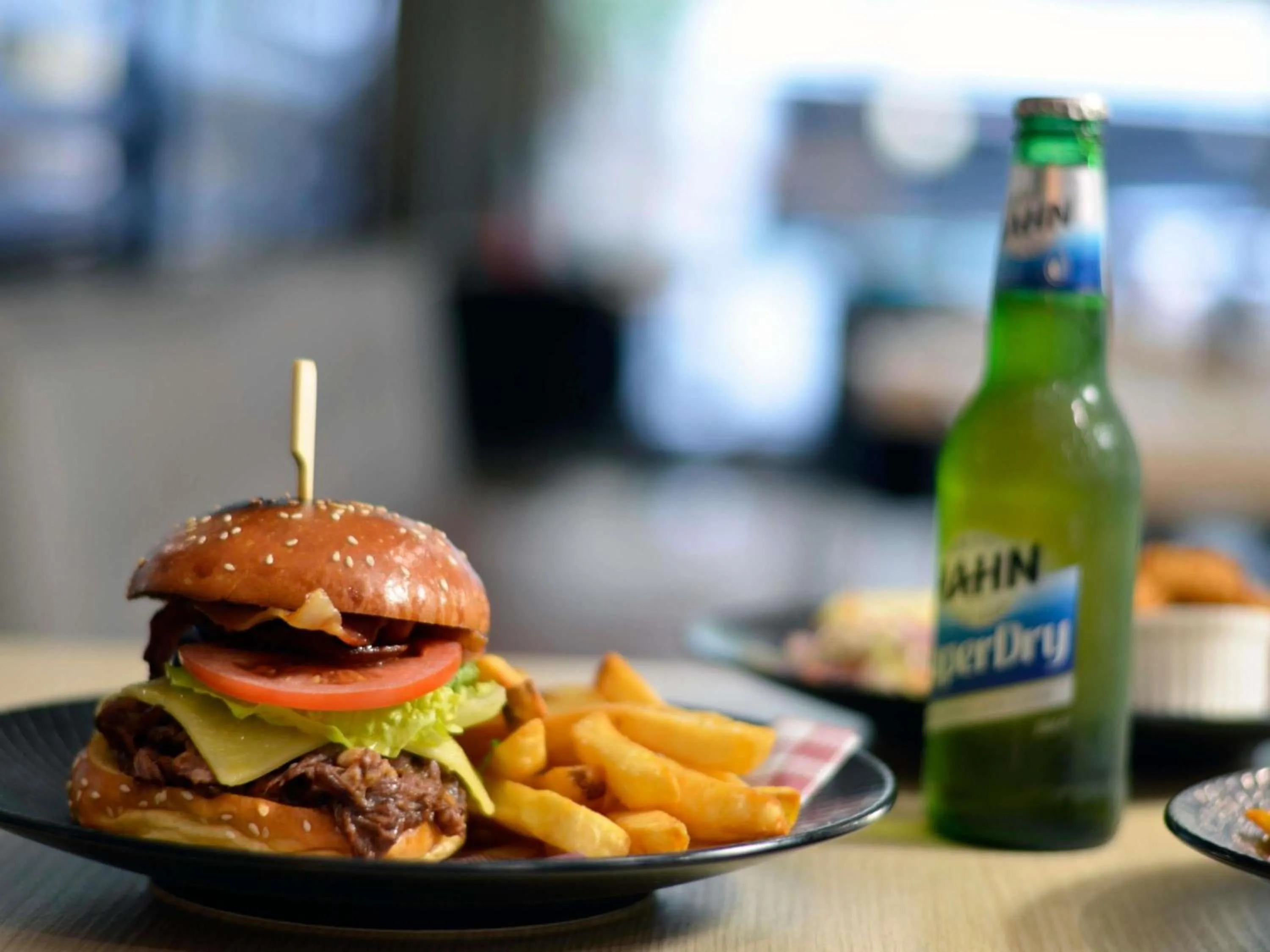 Lounge or bar in Mercure Sydney Macquarie Park