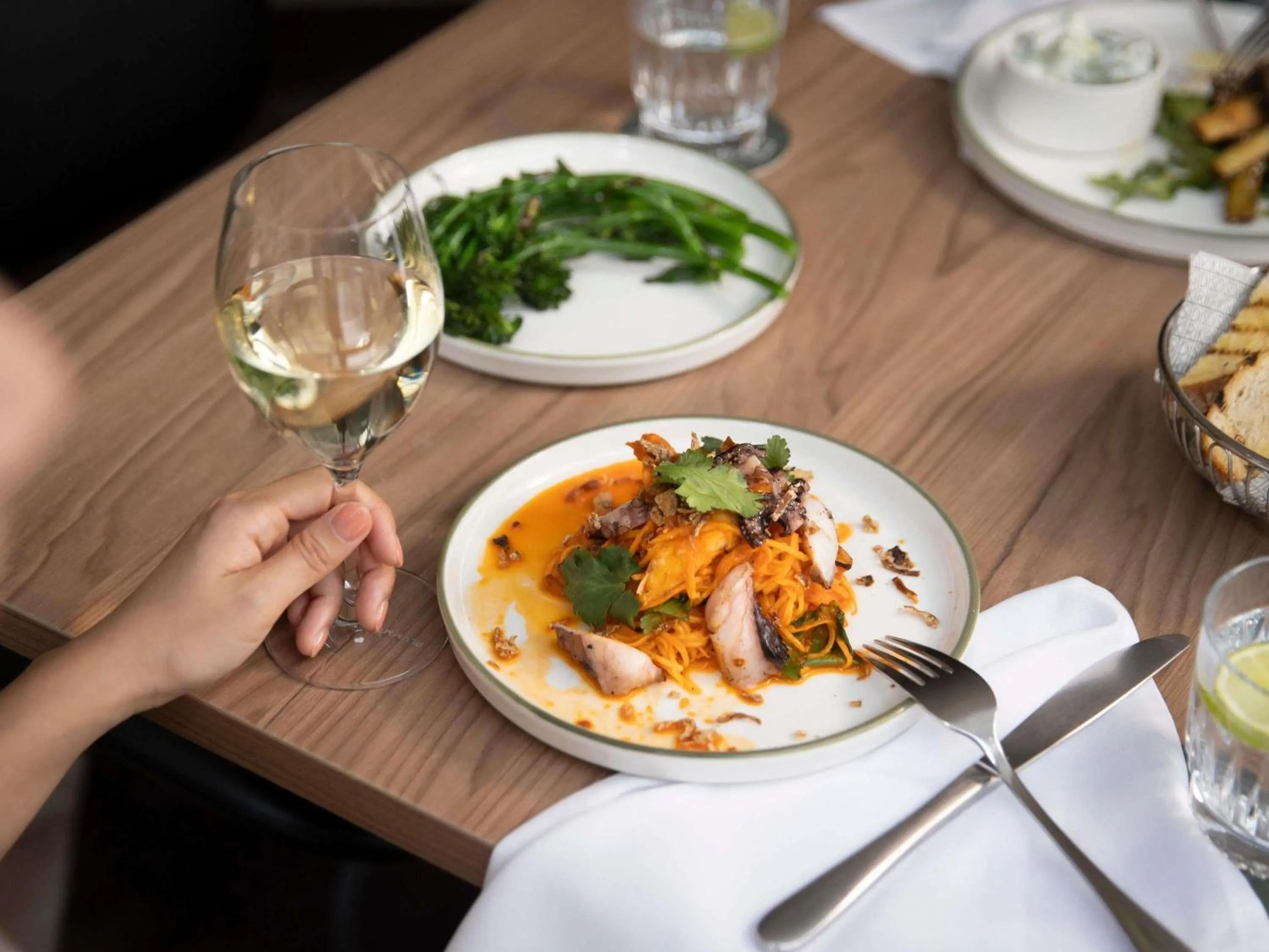 Restaurant/places to eat in Mercure Melbourne Southbank