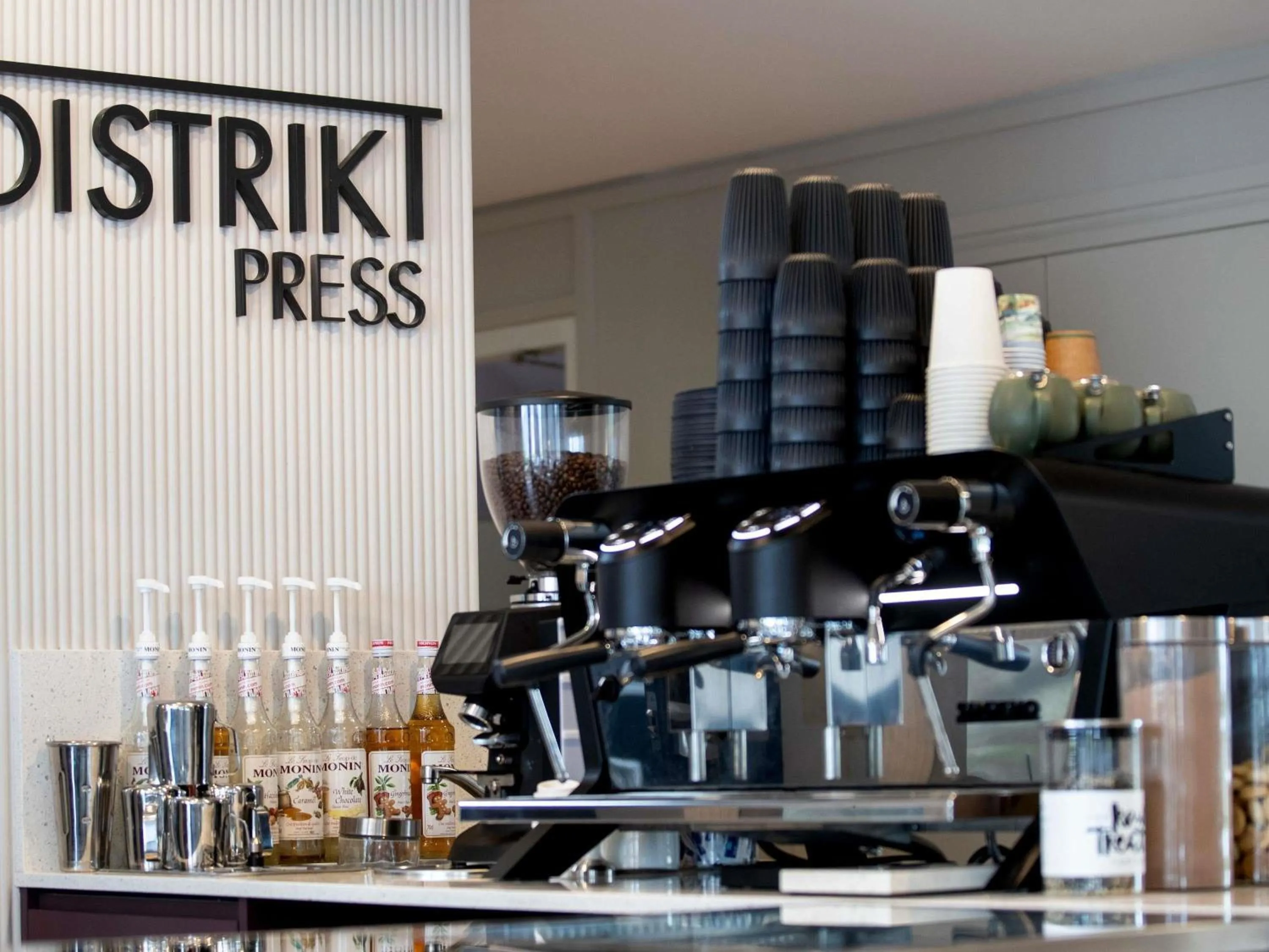 Restaurant/places to eat in Mercure Melbourne Southbank