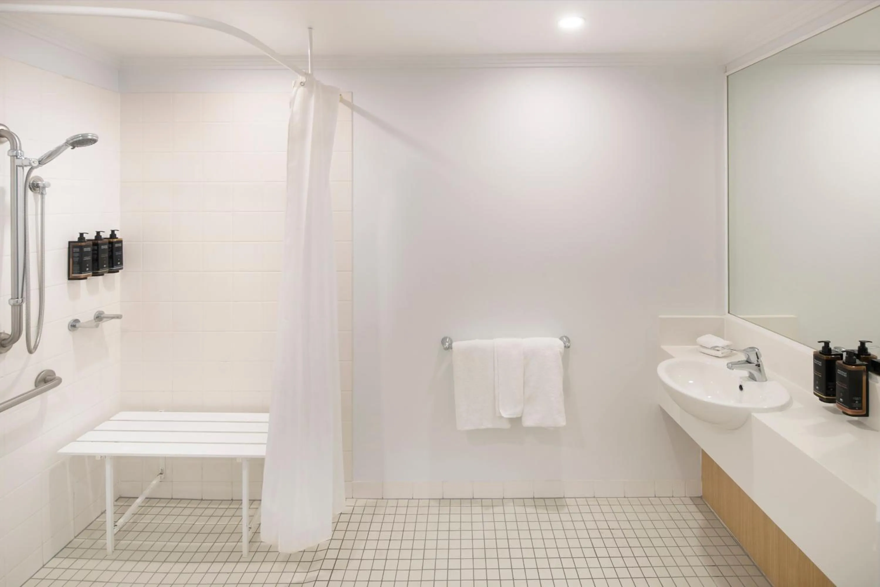 Bathroom in Mercure Melbourne Southbank