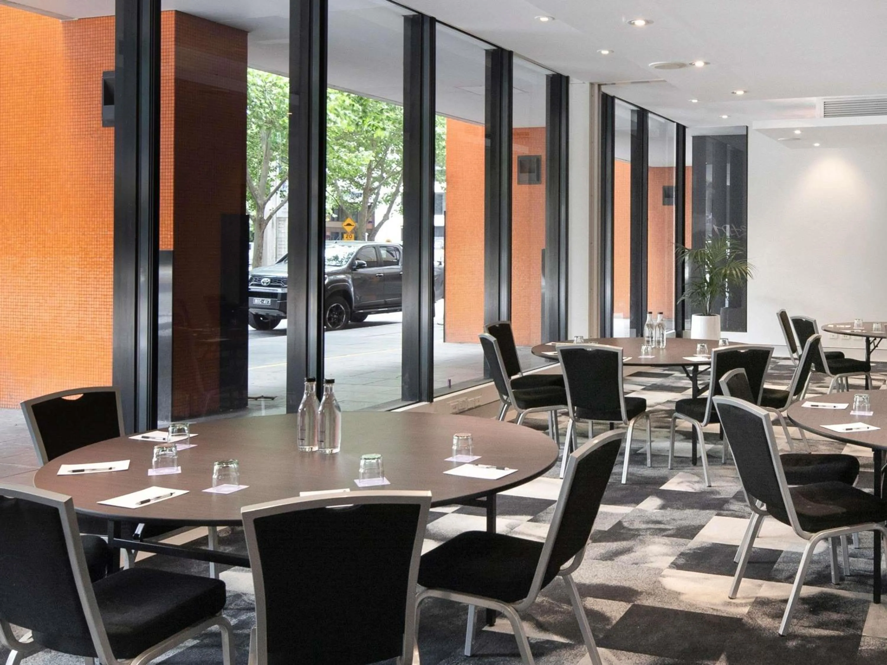 Meeting/conference room in Mercure Melbourne Southbank