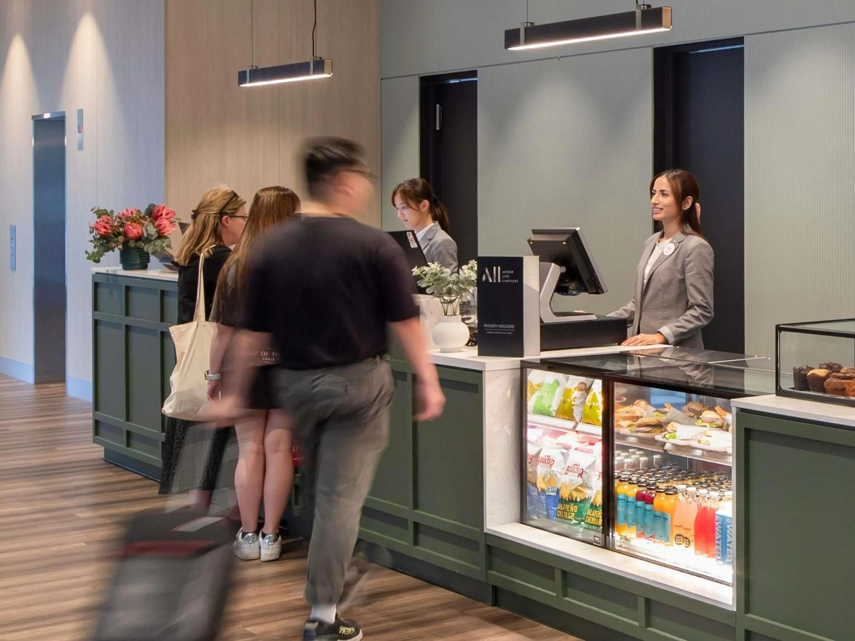 Restaurant/places to eat in Mercure Melbourne Southbank