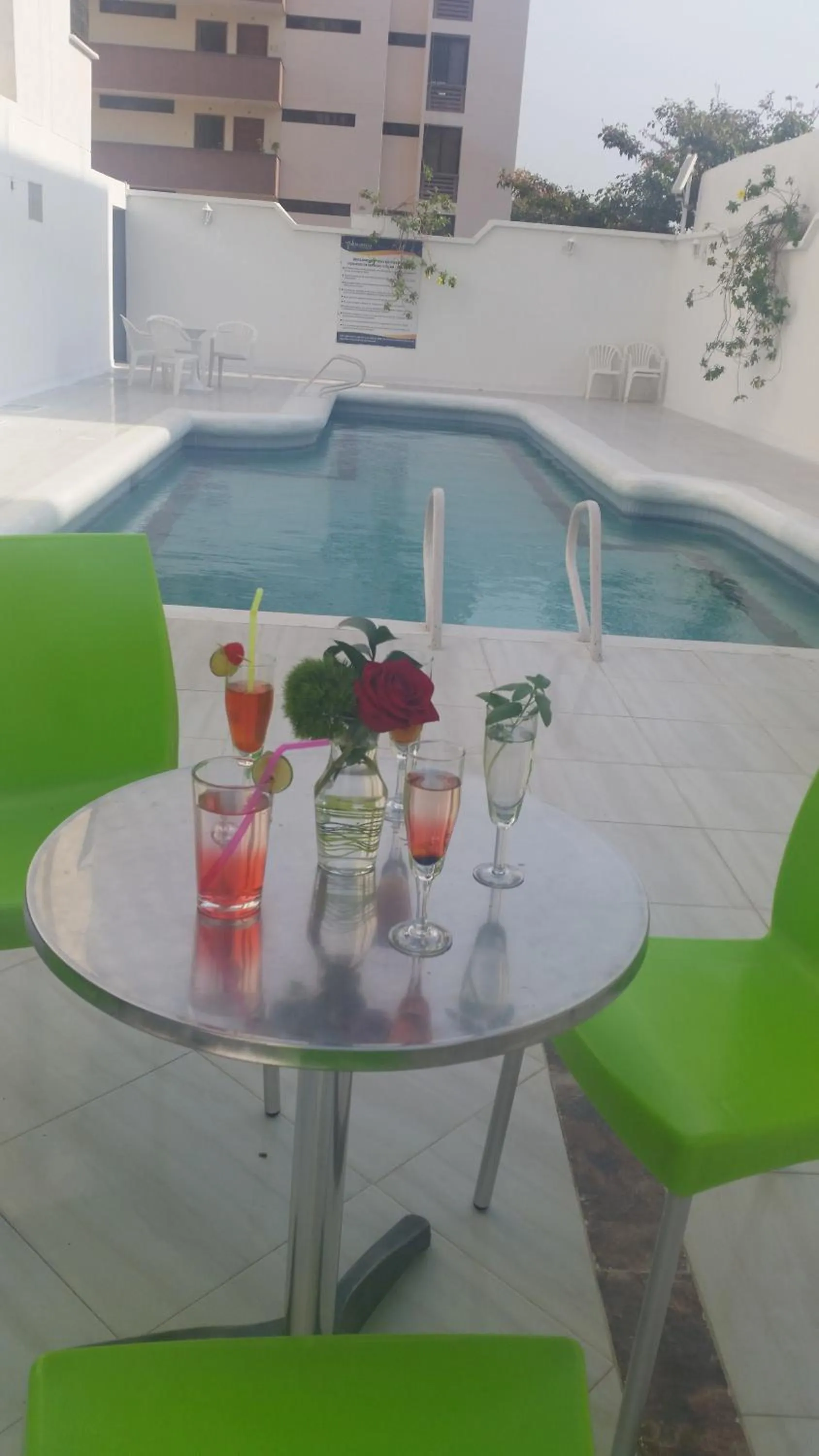 Swimming Pool in Hotel Yuldama Rodadero Inn