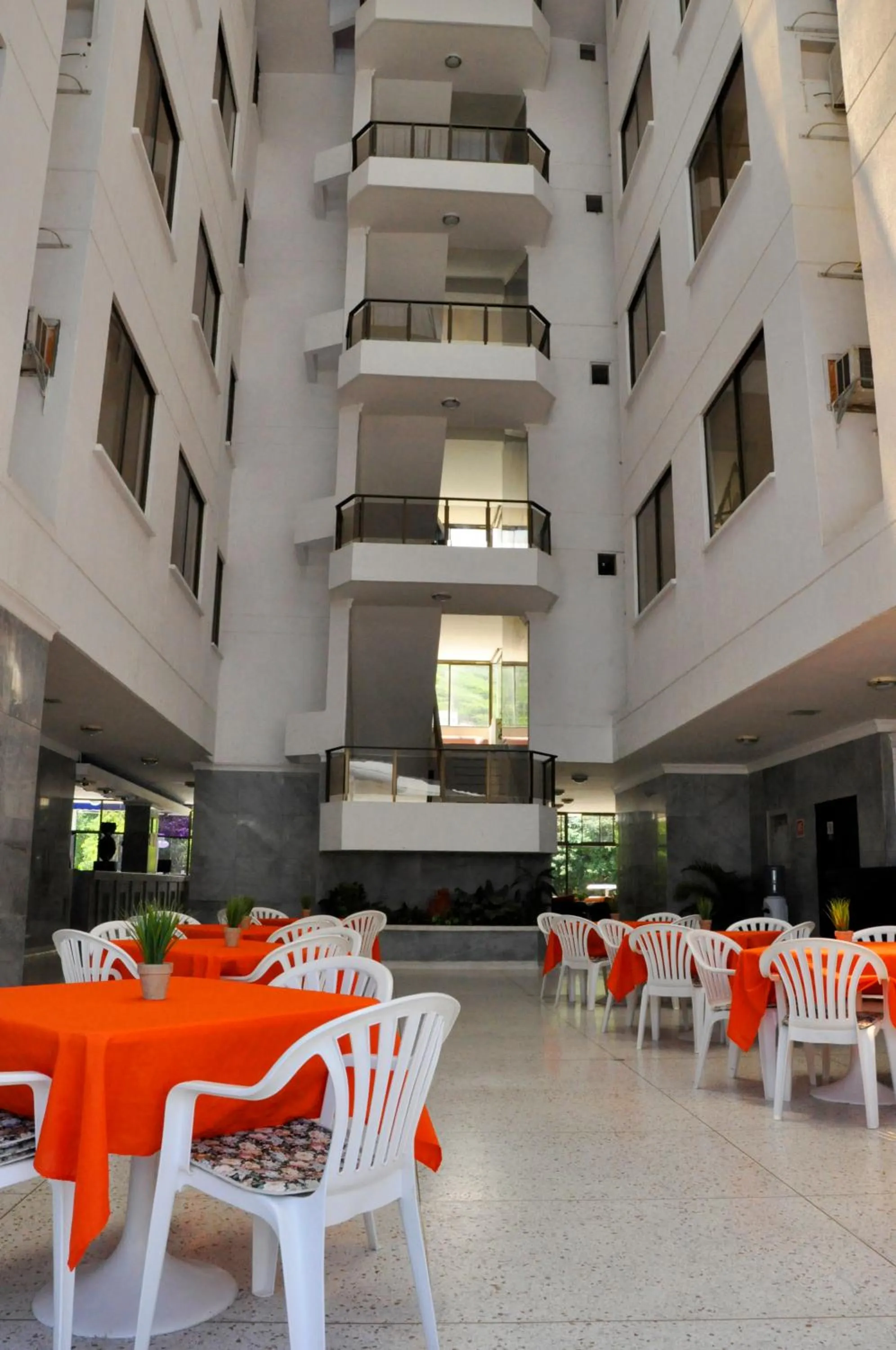 Restaurant/Places to Eat in Hotel Yuldama Rodadero Inn