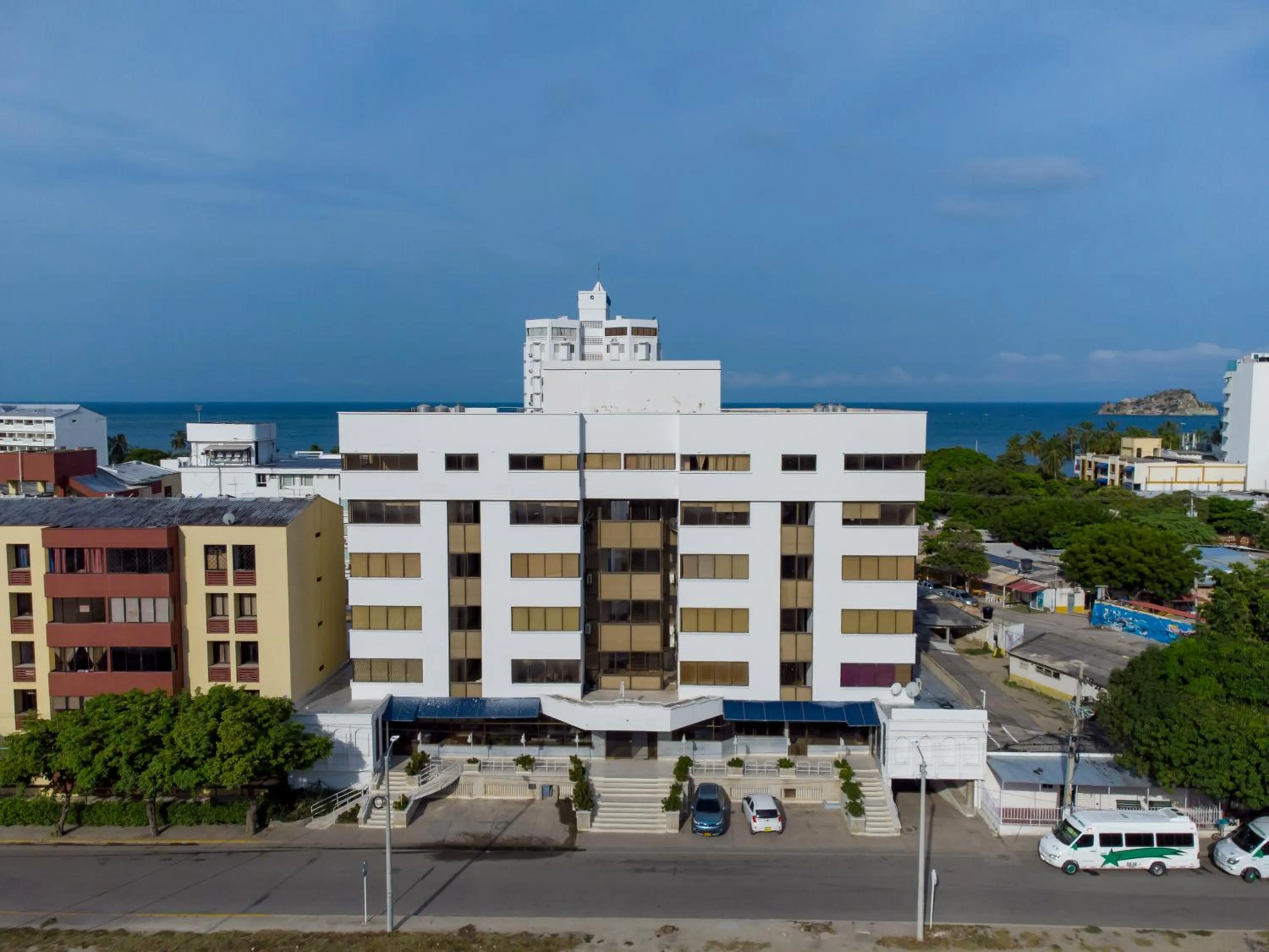 Property building in Hotel Axis Inn By GEH Suites