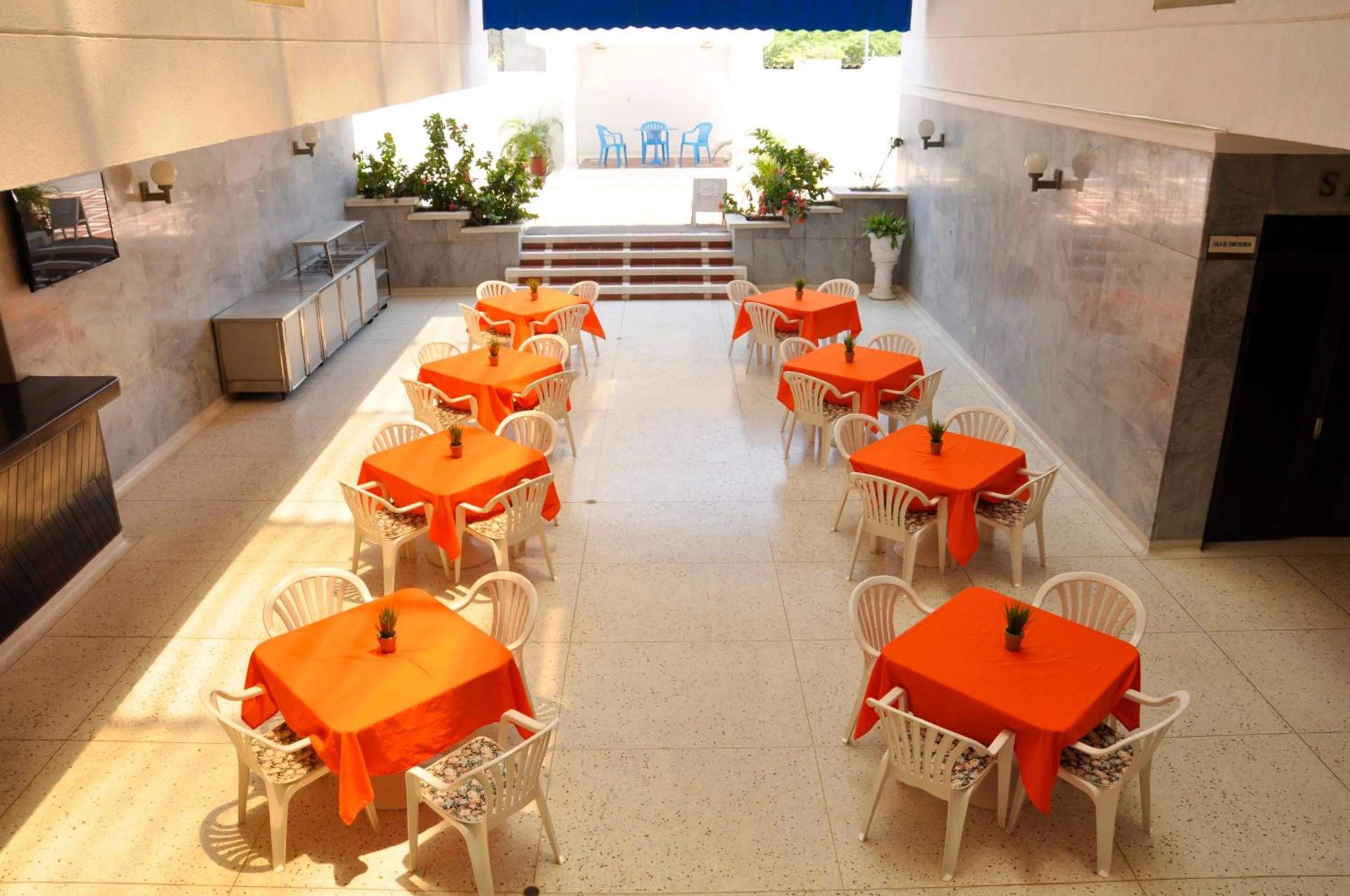 Balcony/Terrace, Restaurant/Places to Eat in Hotel Yuldama Rodadero Inn