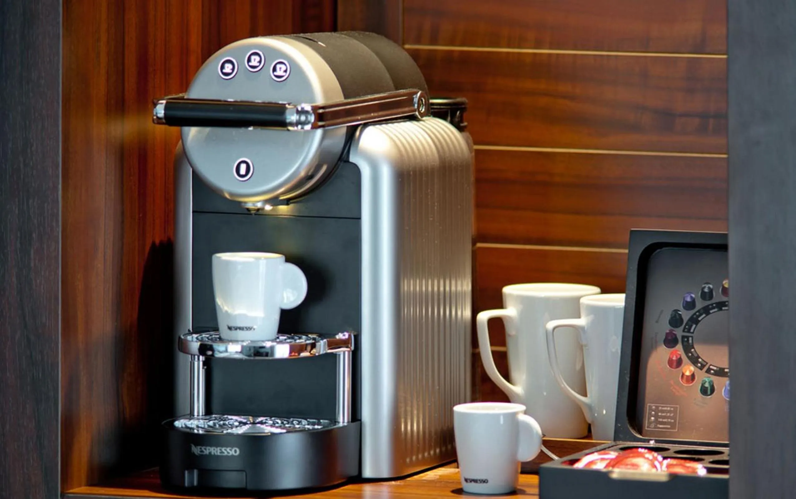 Coffee/tea facilities in Hôtel Le Nouveau Monde