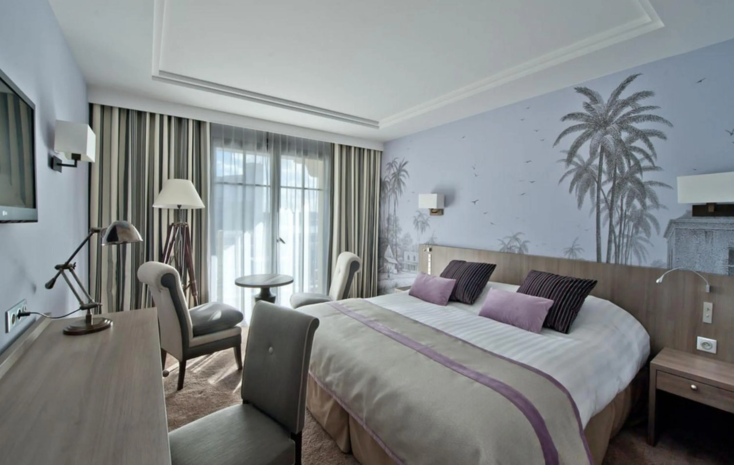 Bed in Hôtel Le Nouveau Monde