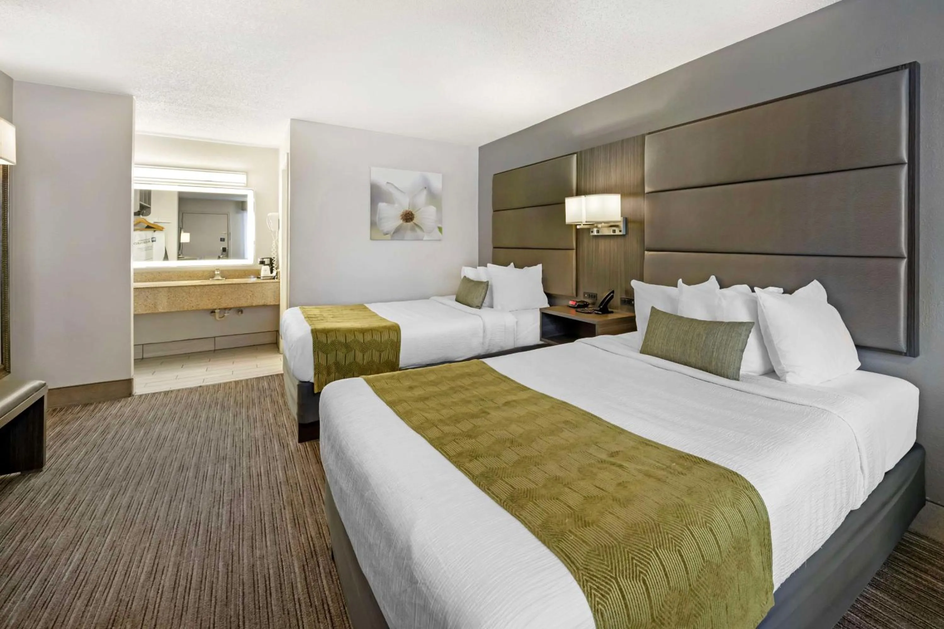 Bedroom, Bed in Best Western Dickson