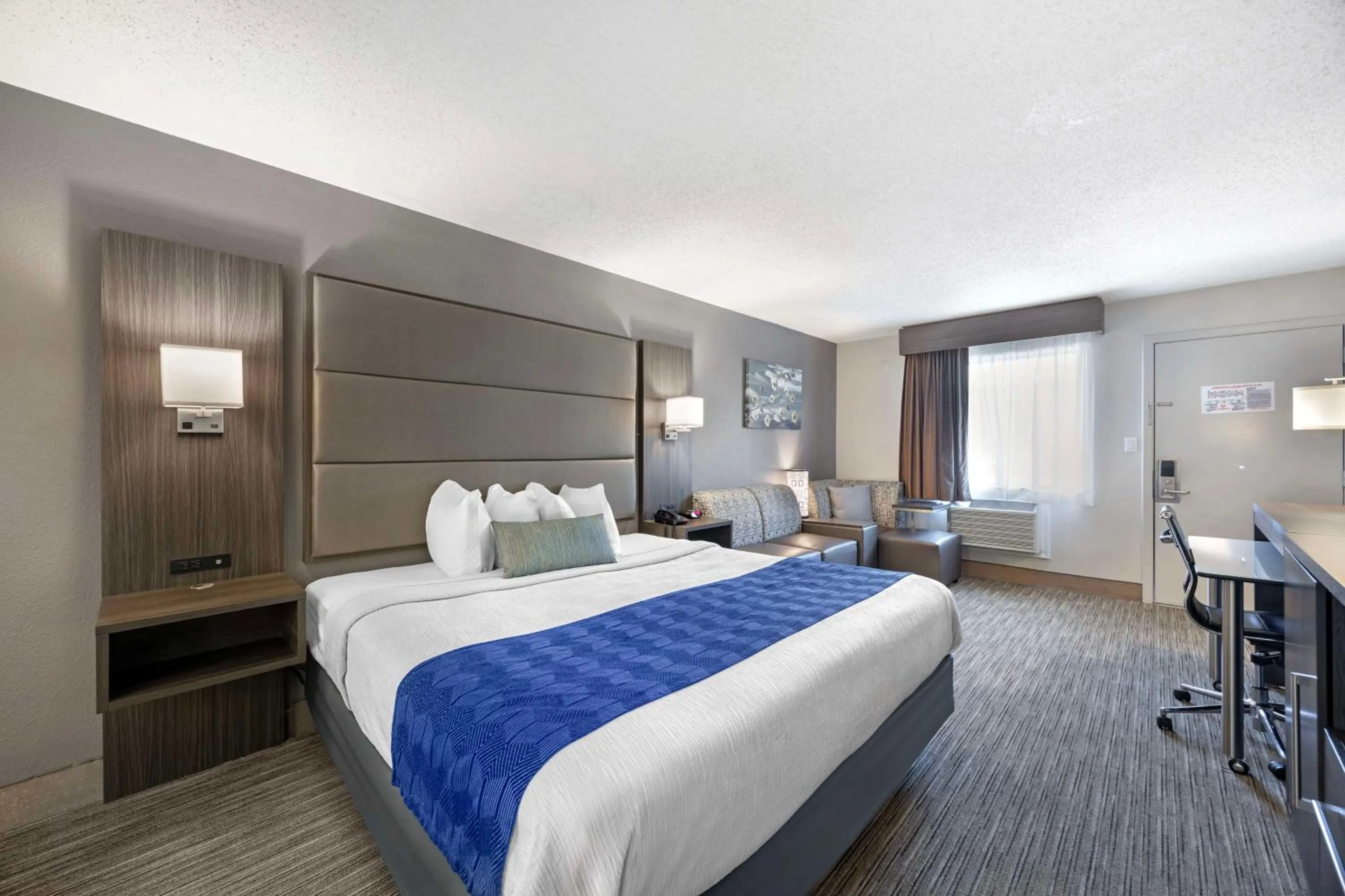 Bedroom, Bed in Best Western Dickson