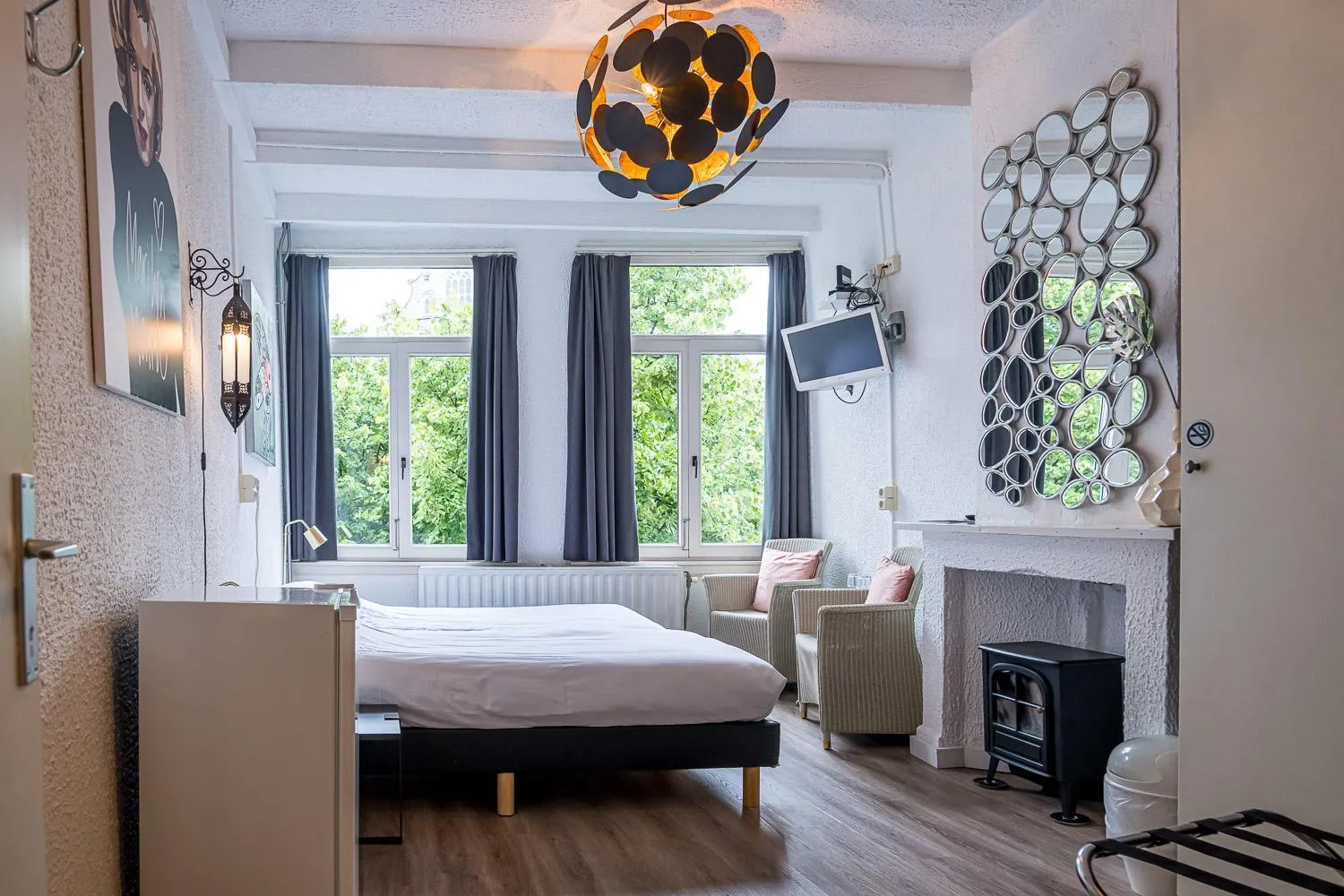 Bed in Hotel Urban Dreams