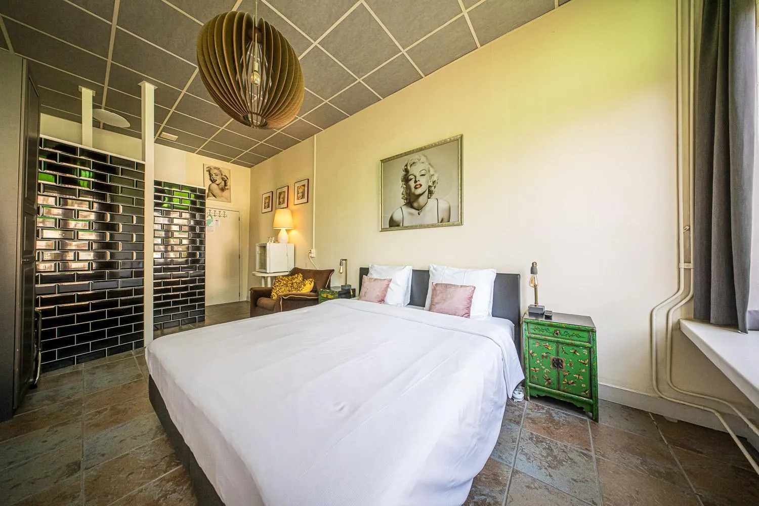 Bed in Hotel Urban Dreams