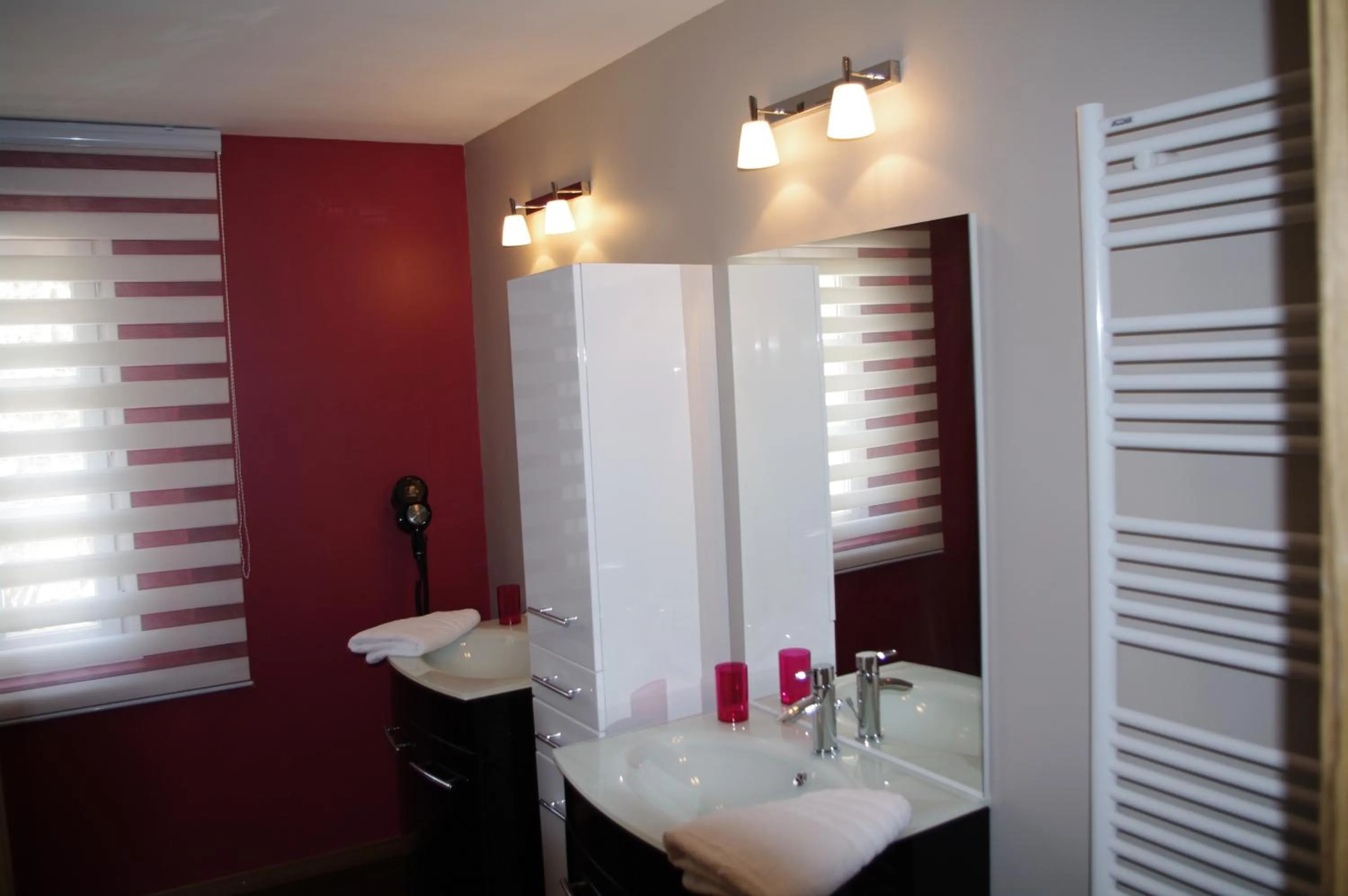 Bathroom in Chateau Le Vergel Authenac