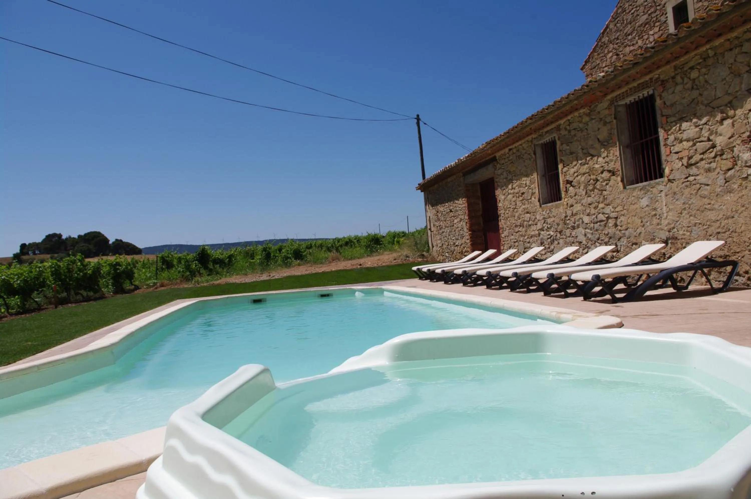 Swimming pool in Chateau Le Vergel Authenac