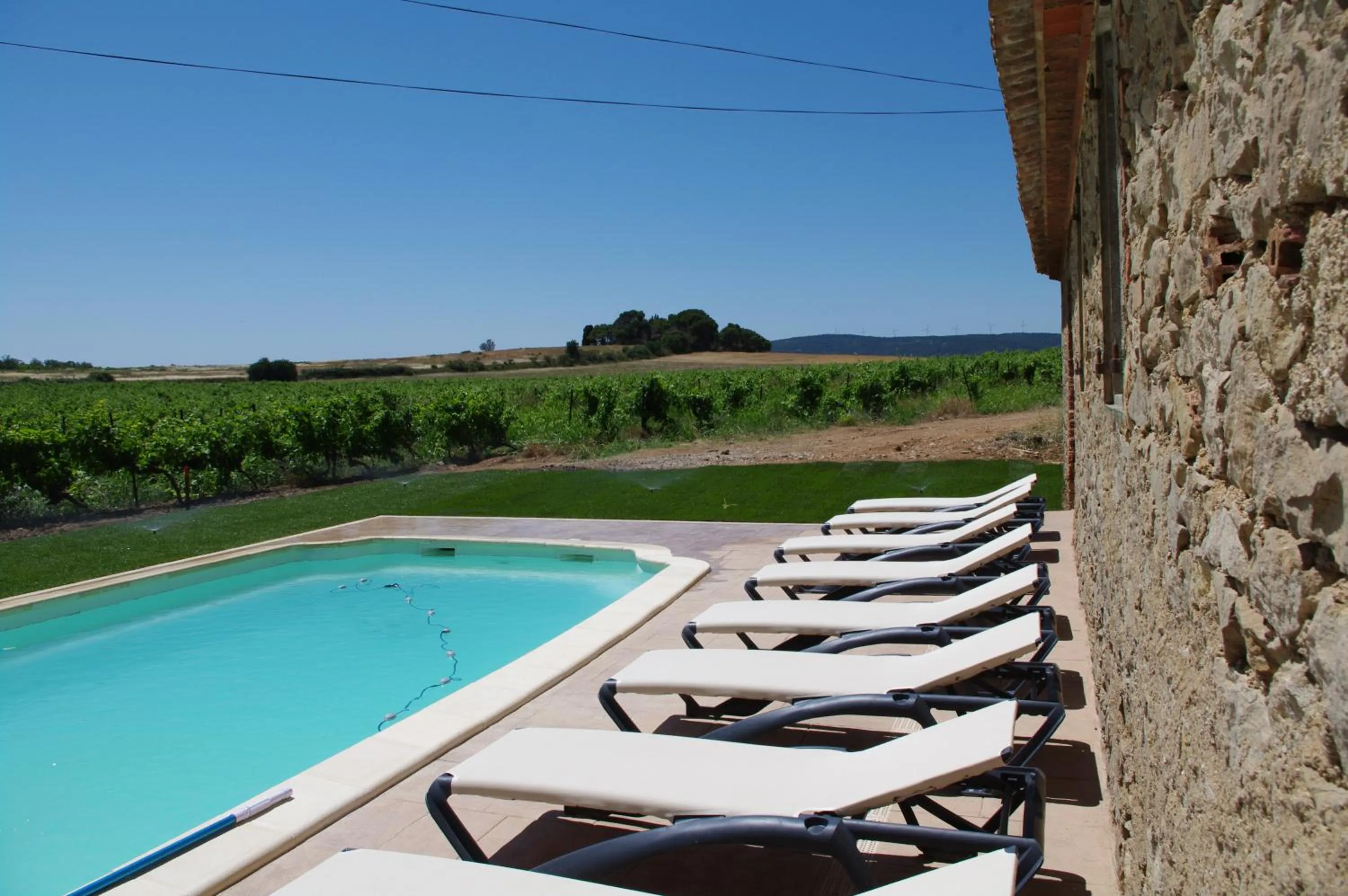 Swimming pool in Chateau Le Vergel Authenac