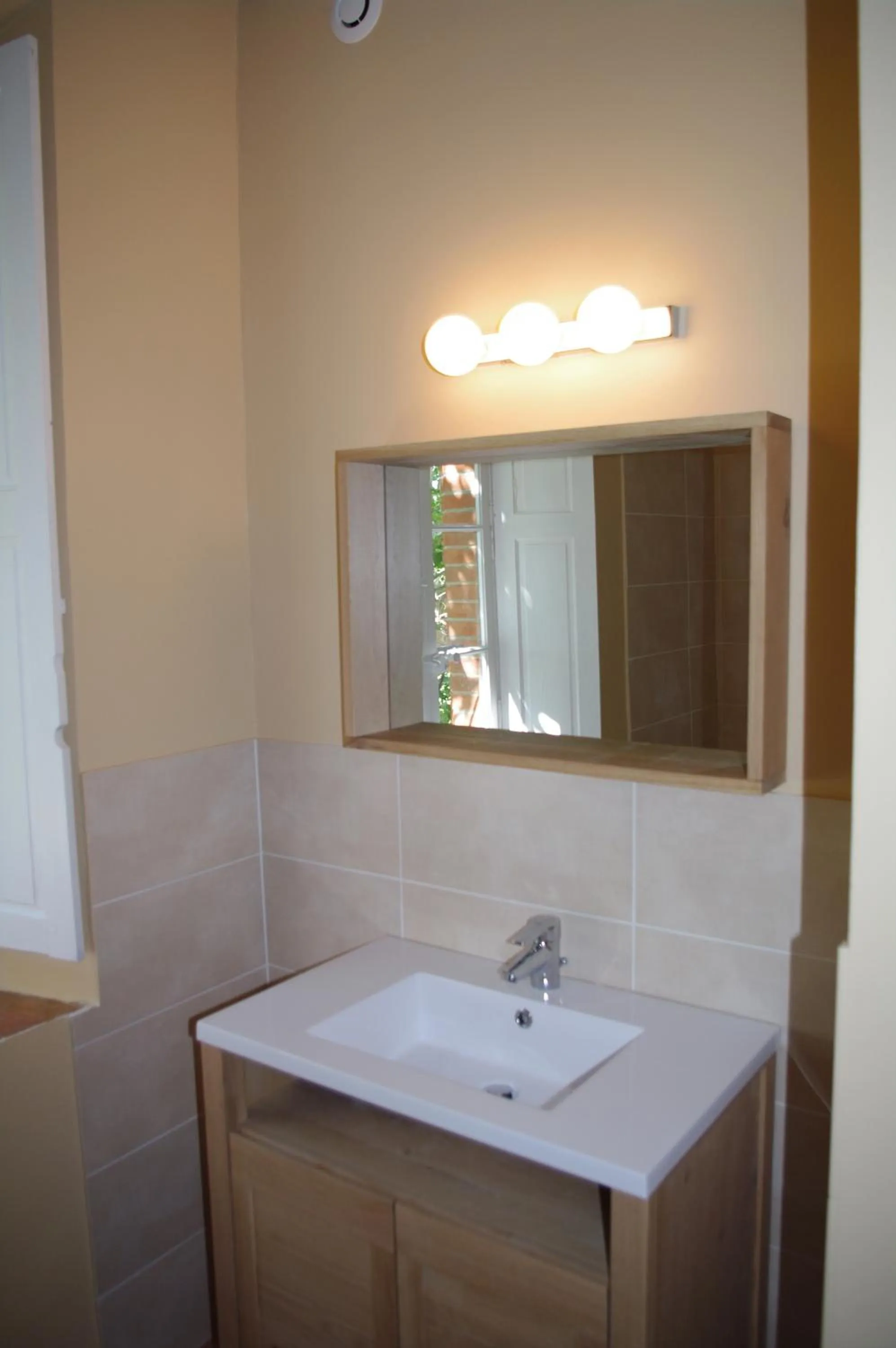 Bathroom in Chateau Le Vergel Authenac