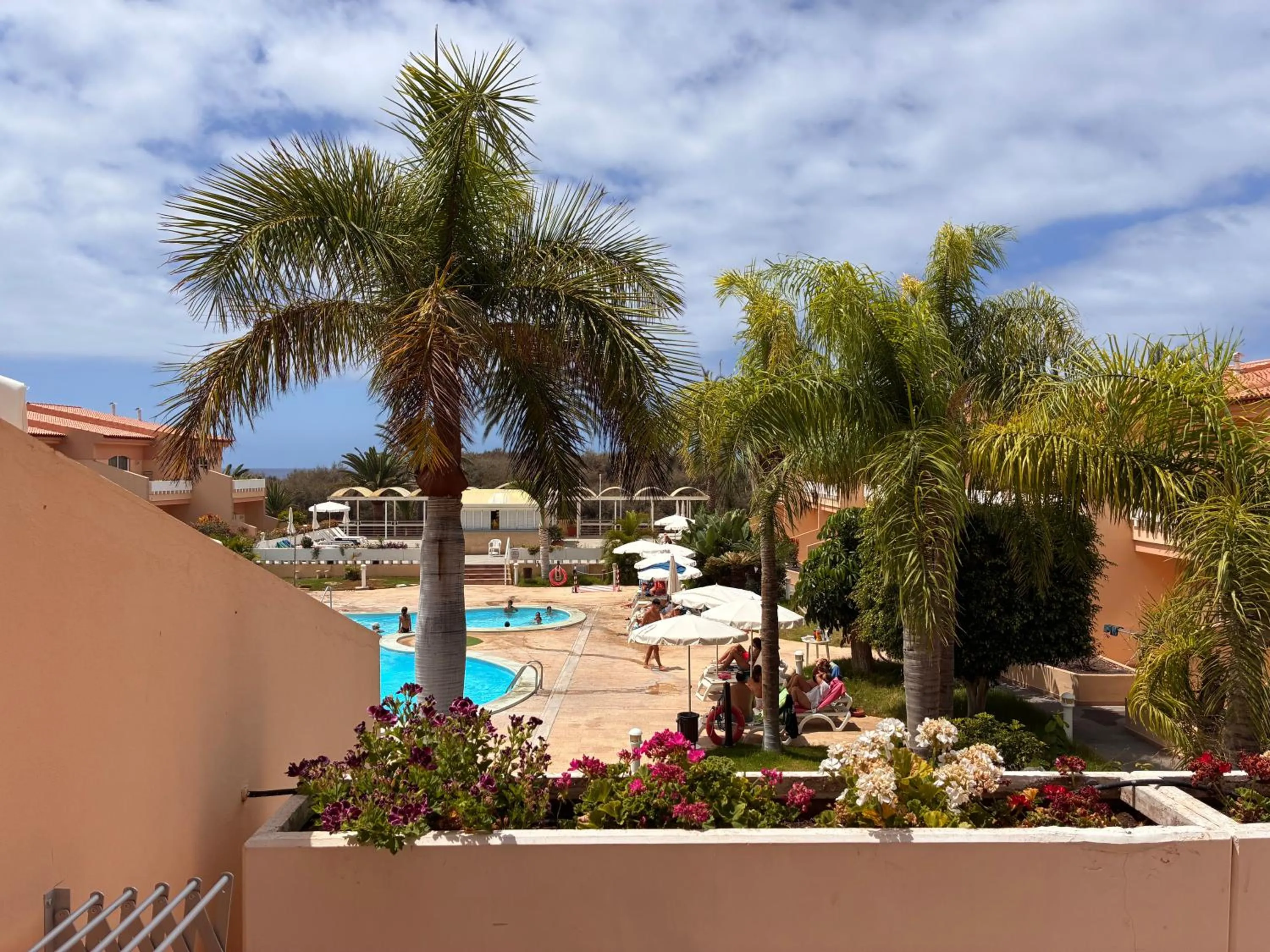 Day in Apartamentos Jardín del Conde