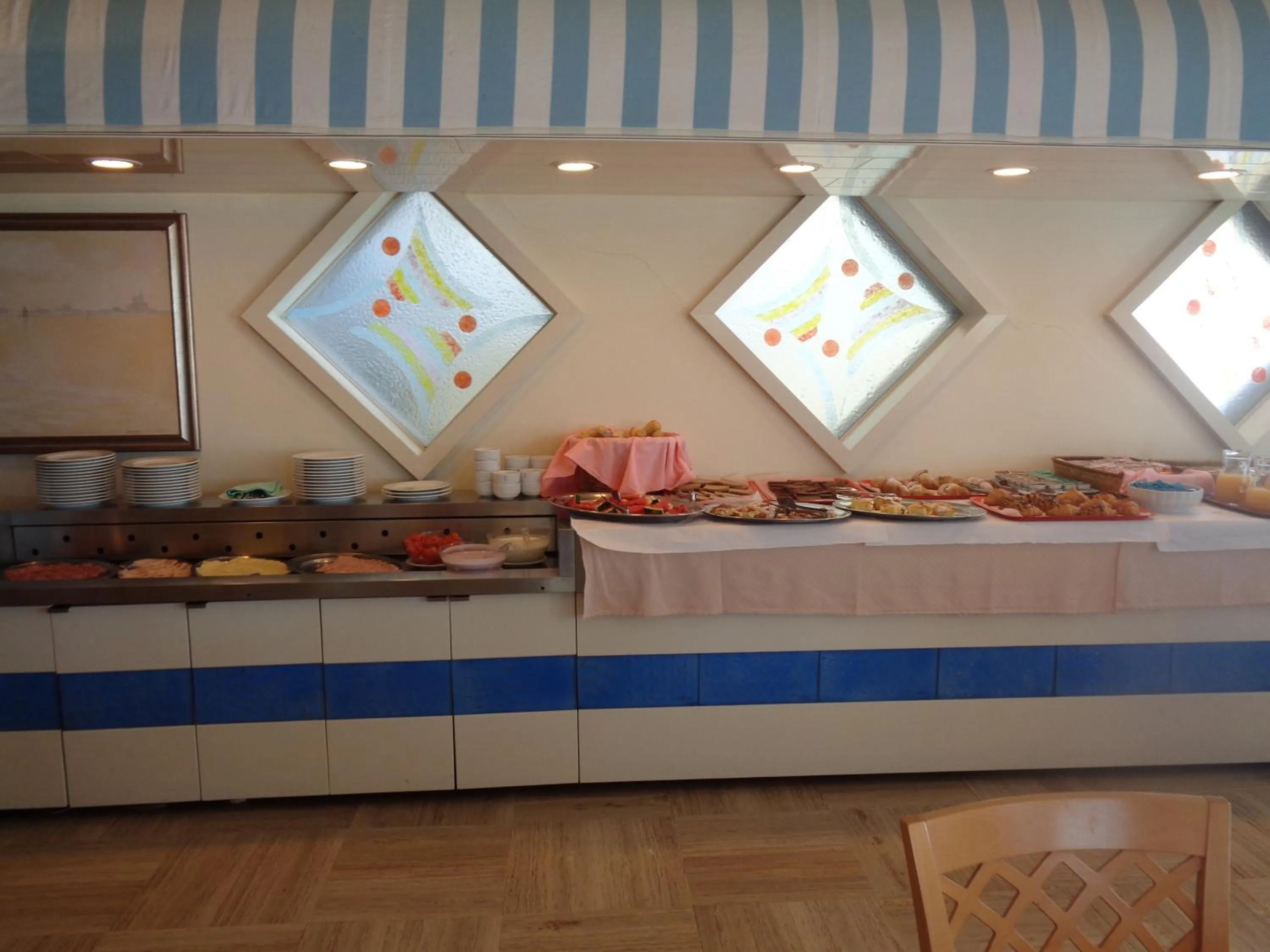 Buffet breakfast in Hotel Ambasciatori Palace