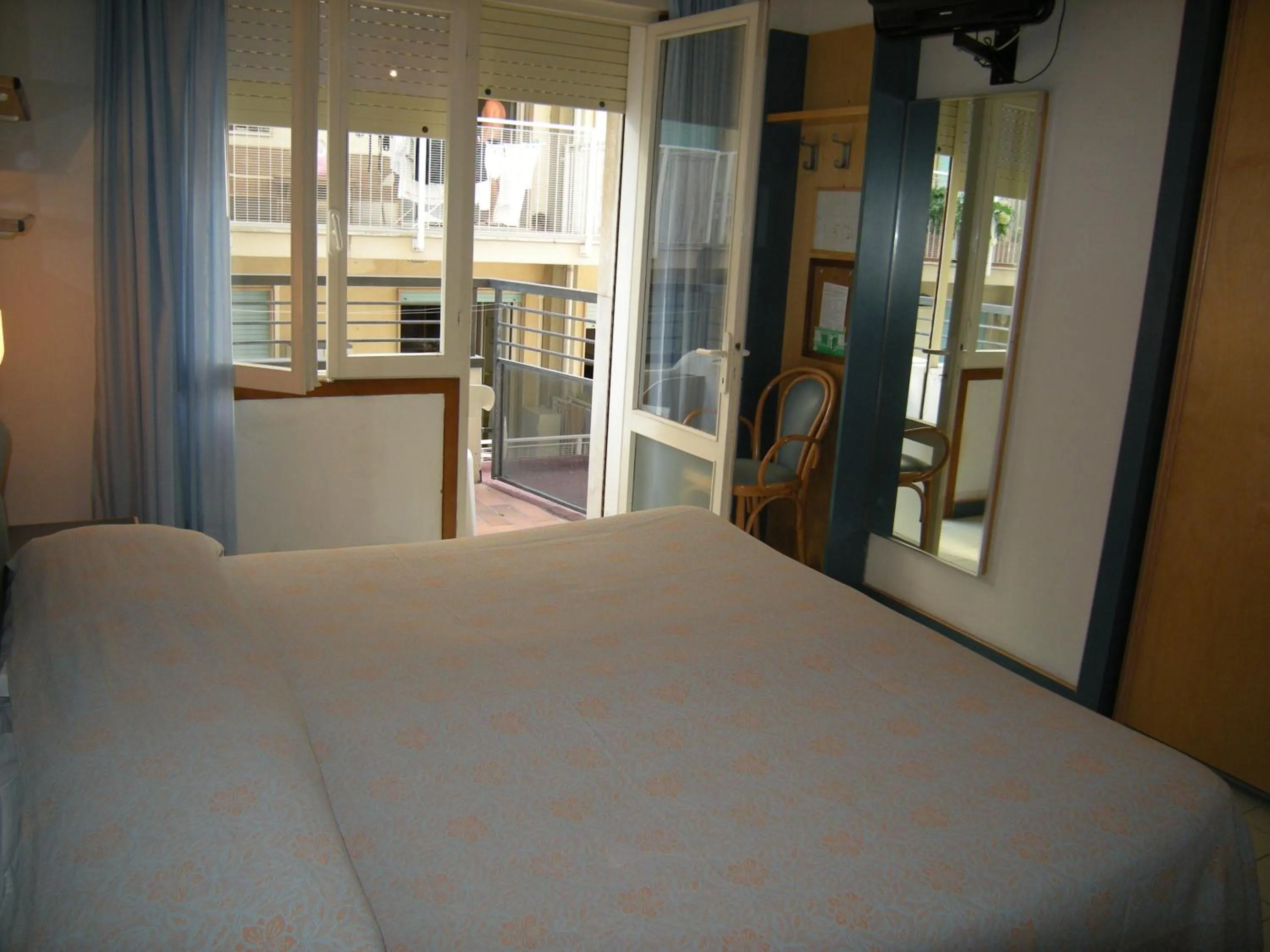 Photo of the whole room, Bed in Hotel Ambasciatori Palace