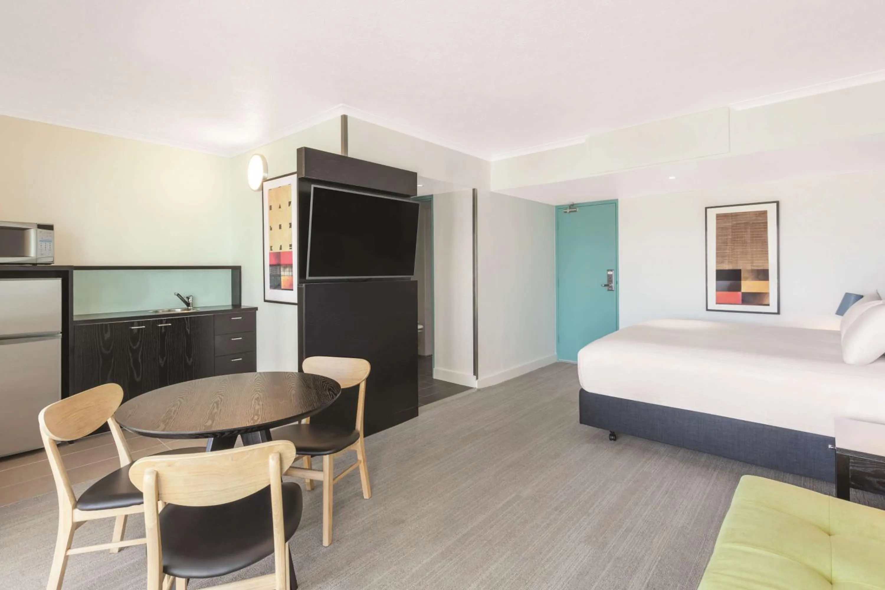 Bedroom, Bed in Vibe Hotel Gold Coast