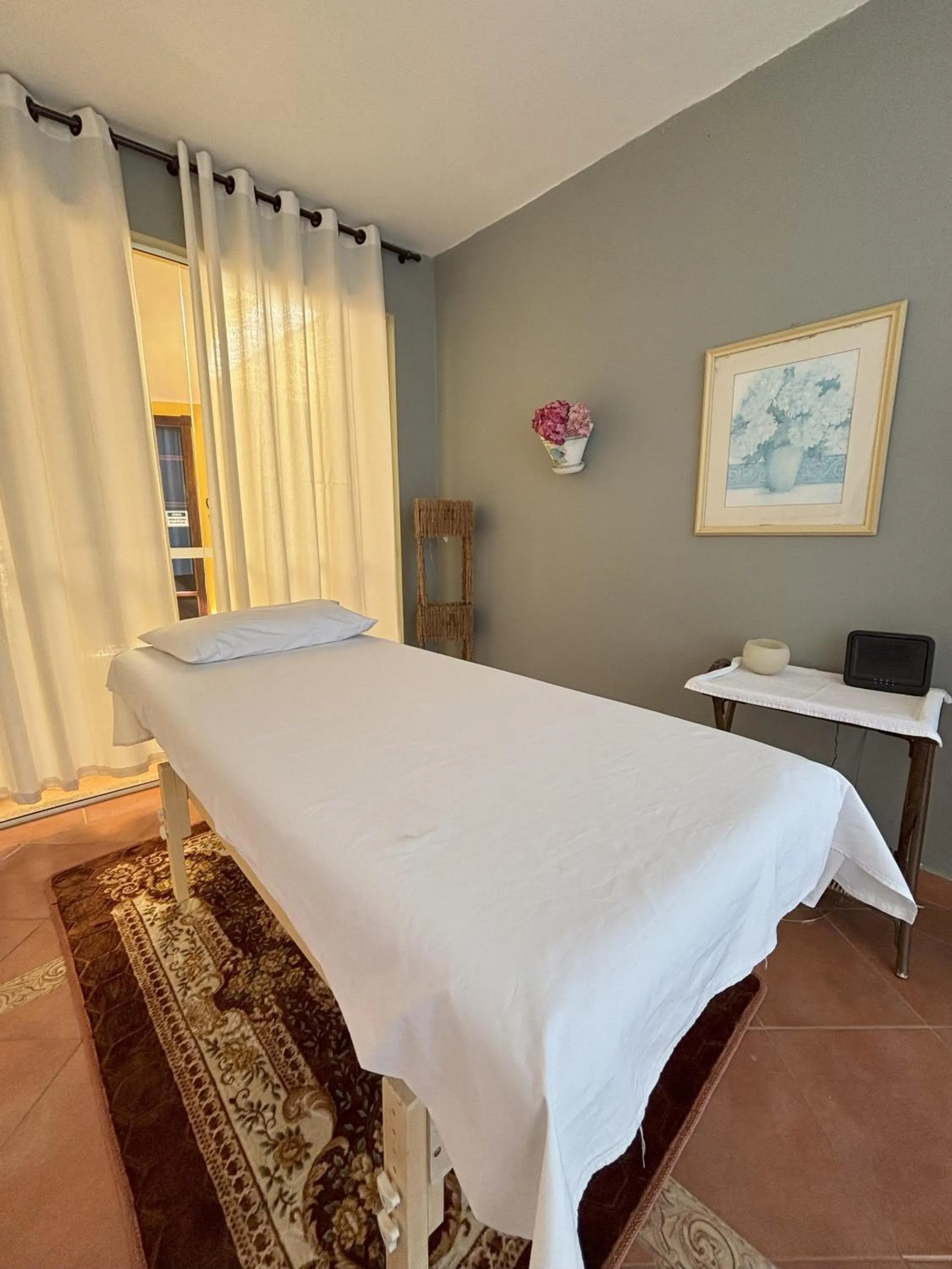Massage, Bed in Pousada Portal das Cerejeiras - Be Happy Group
