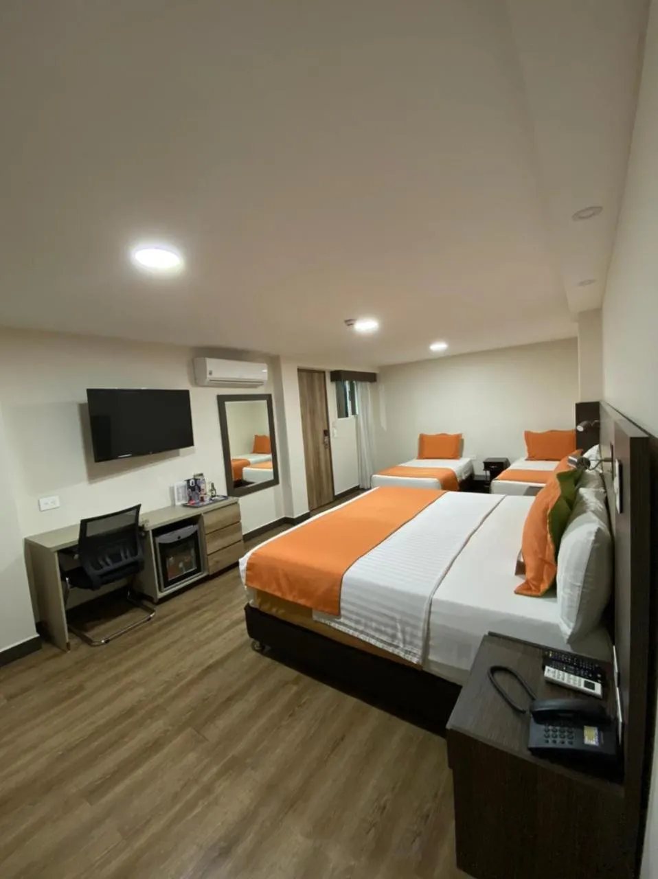 Photo of the whole room, Bed in Cabecera Country Hotel