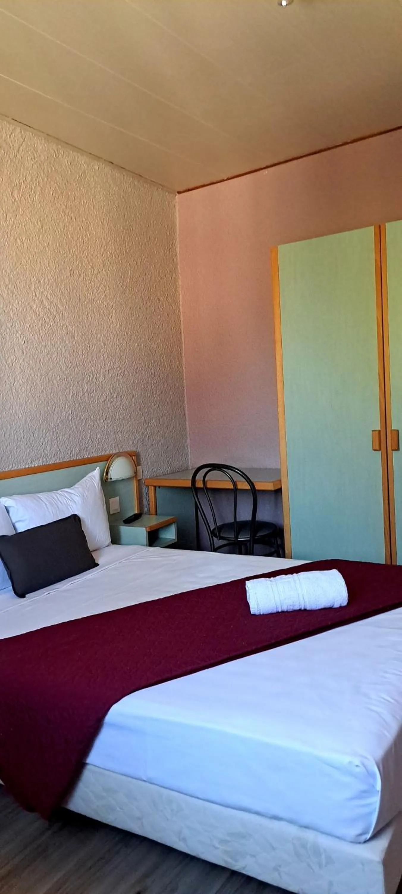 Bed in Hôtel Restaurant Les Alizes Loriol Le Pouzin