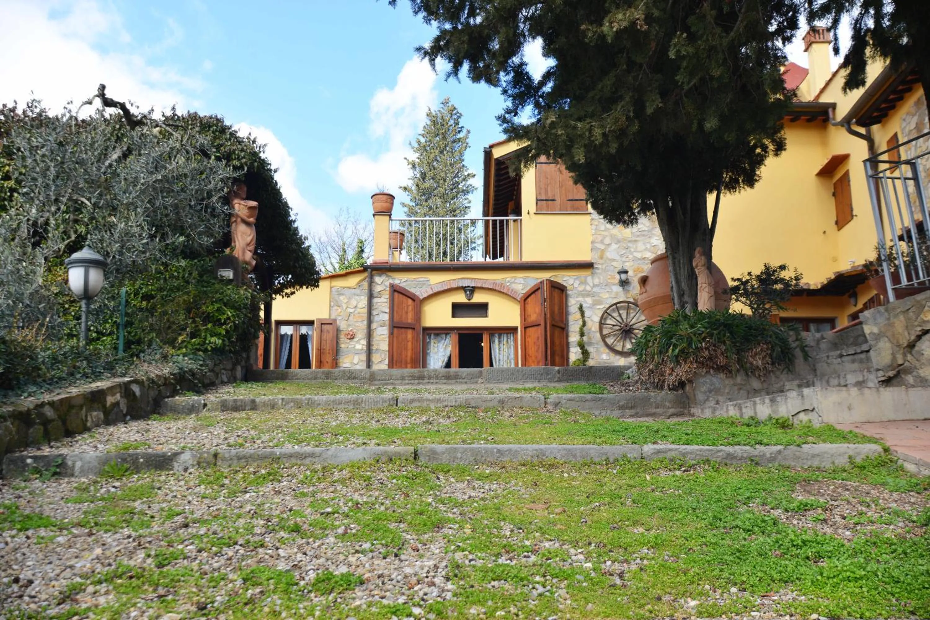 Property building in La Valle di Anna