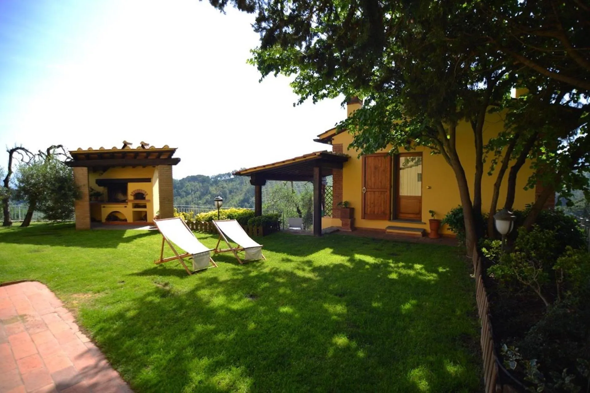 Property building in La Valle di Anna