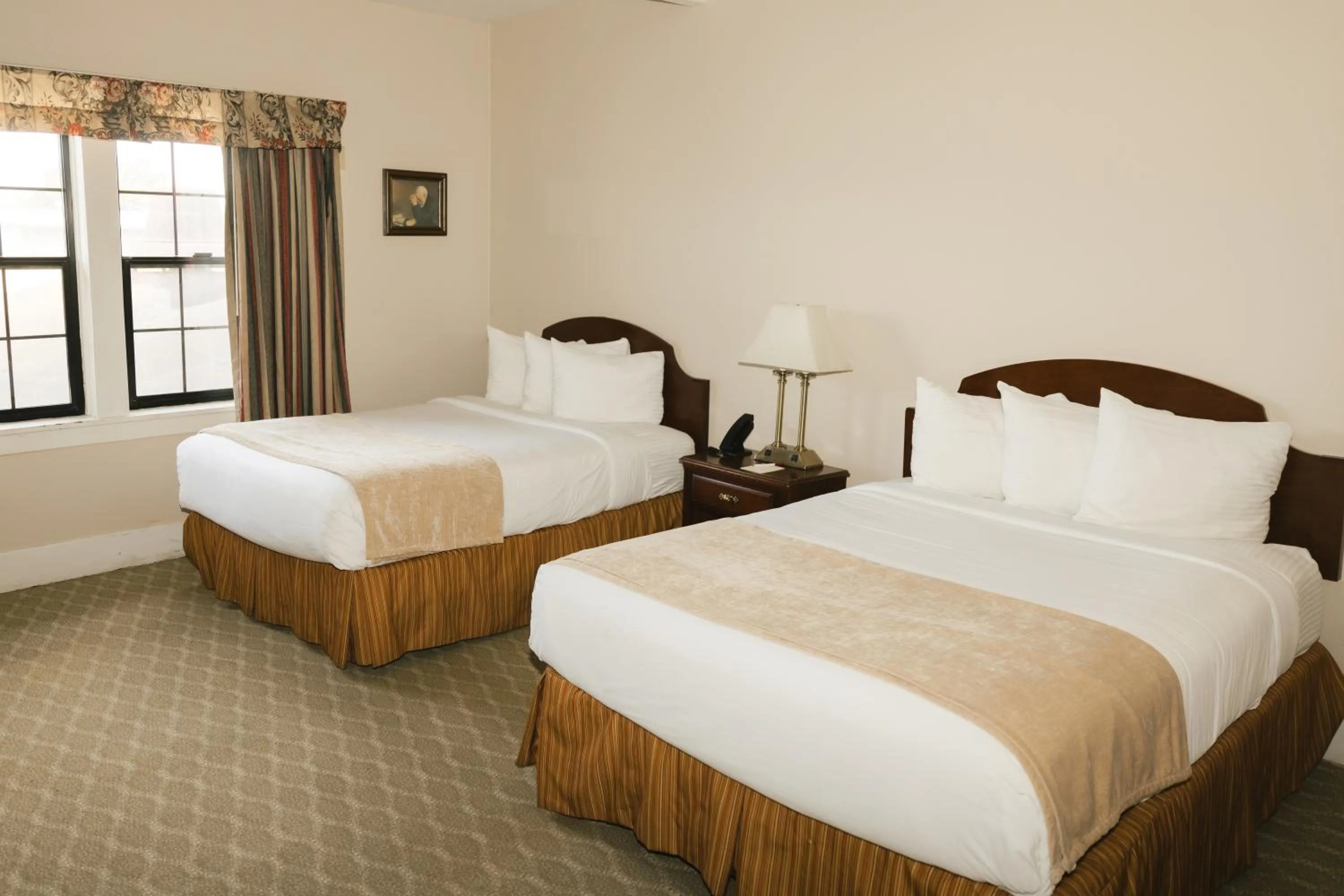 Bed in Historic Santa Maria Inn