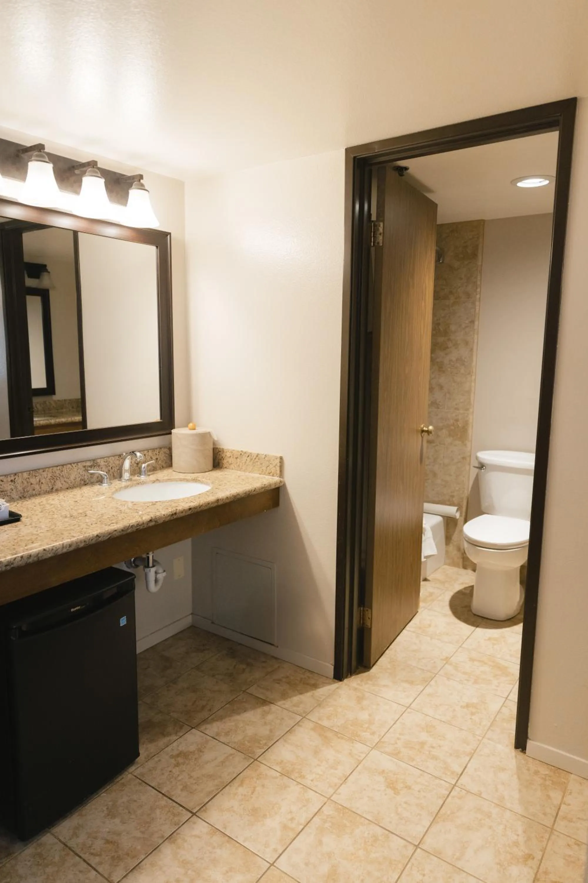 Shower in Historic Santa Maria Inn