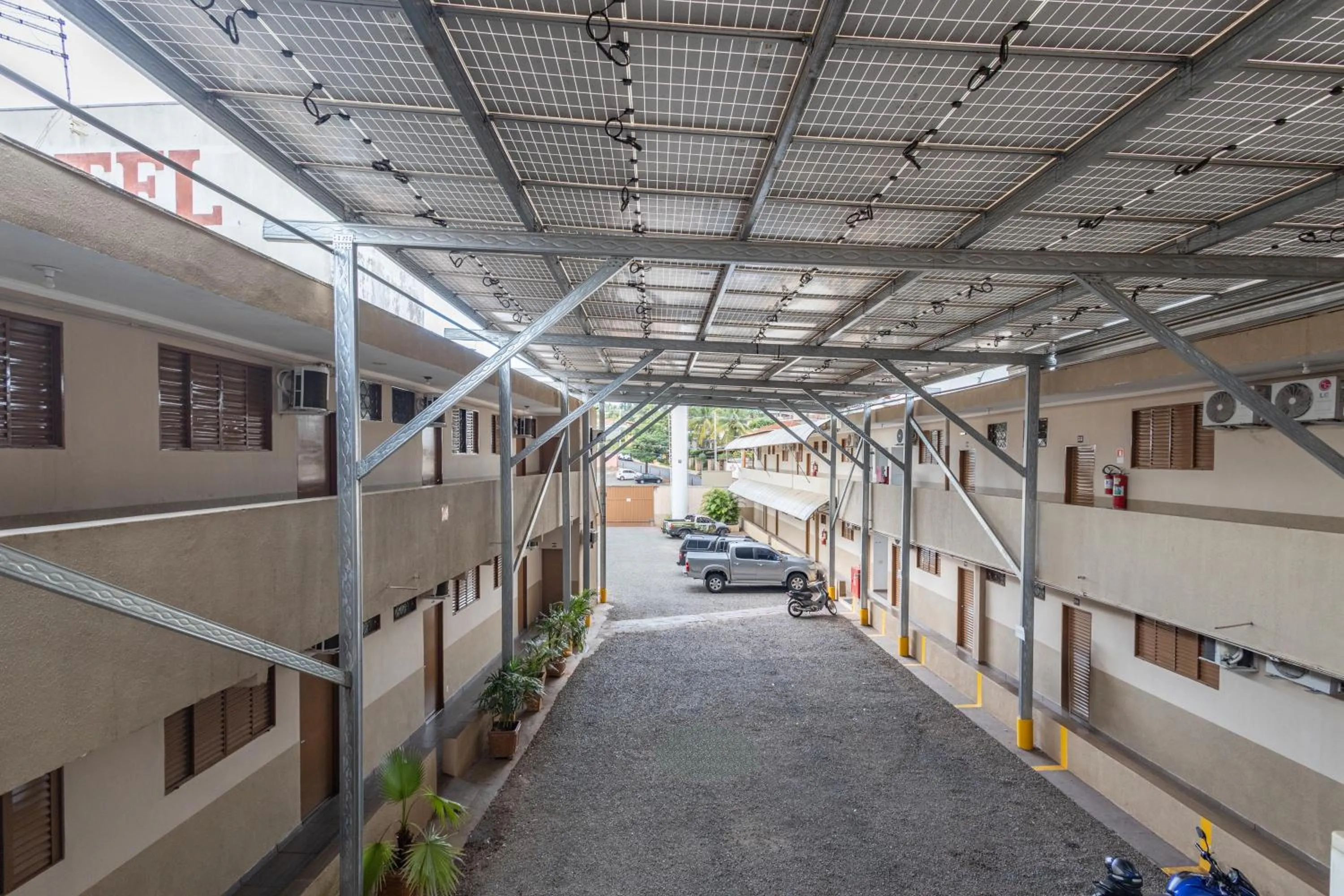 Parking in Hotel Portela II - Av Principal e a 500m do Thermas dos Laranjais