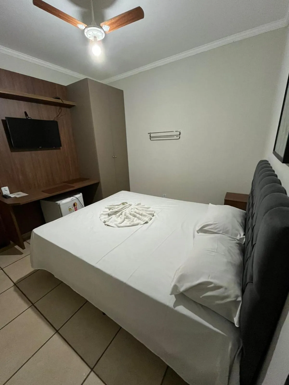 TV and multimedia, Bed in Hotel Portela II - Av Principal e a 500m do Thermas dos Laranjais