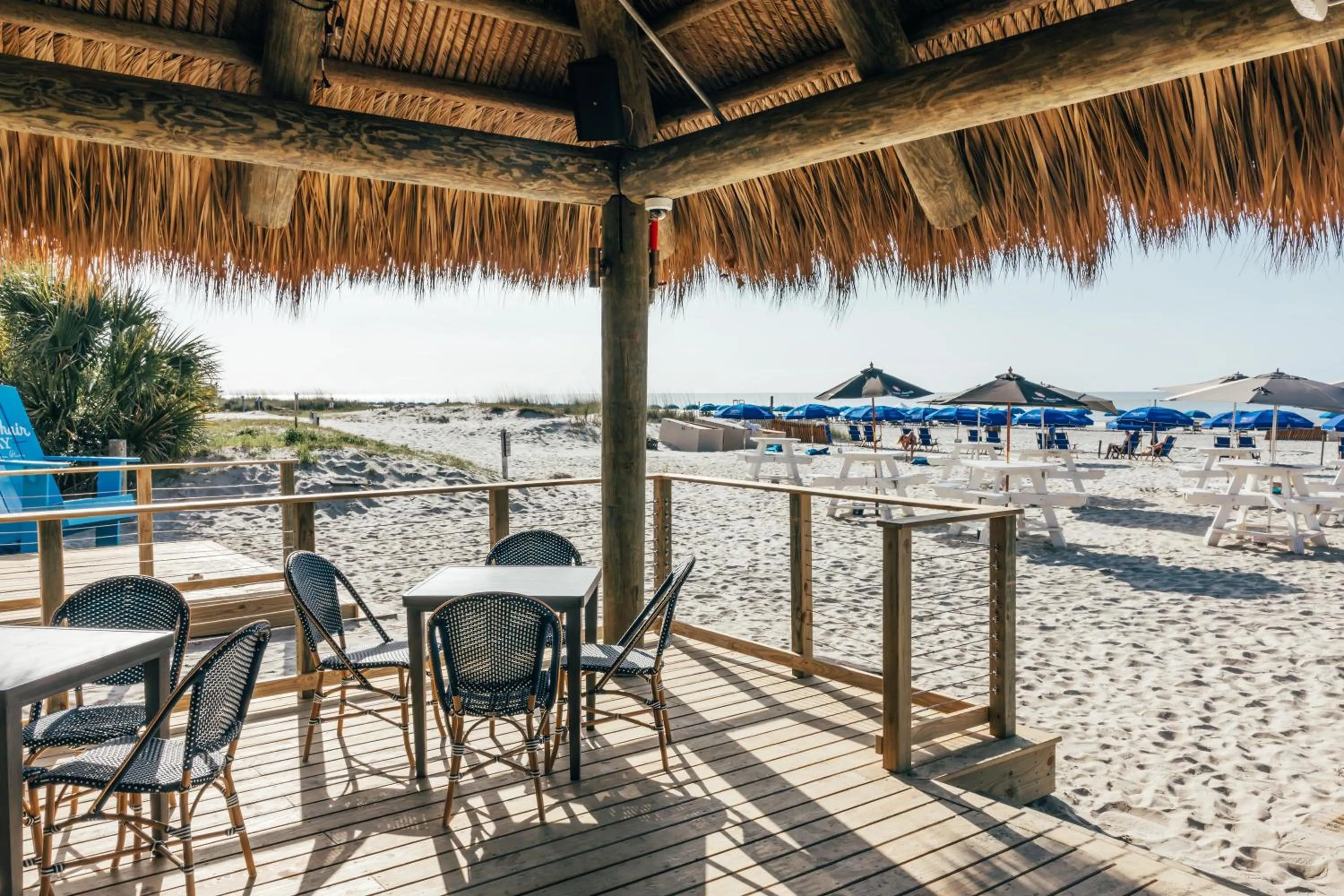 Lounge or bar in Beach House Resort Hilton Head Island