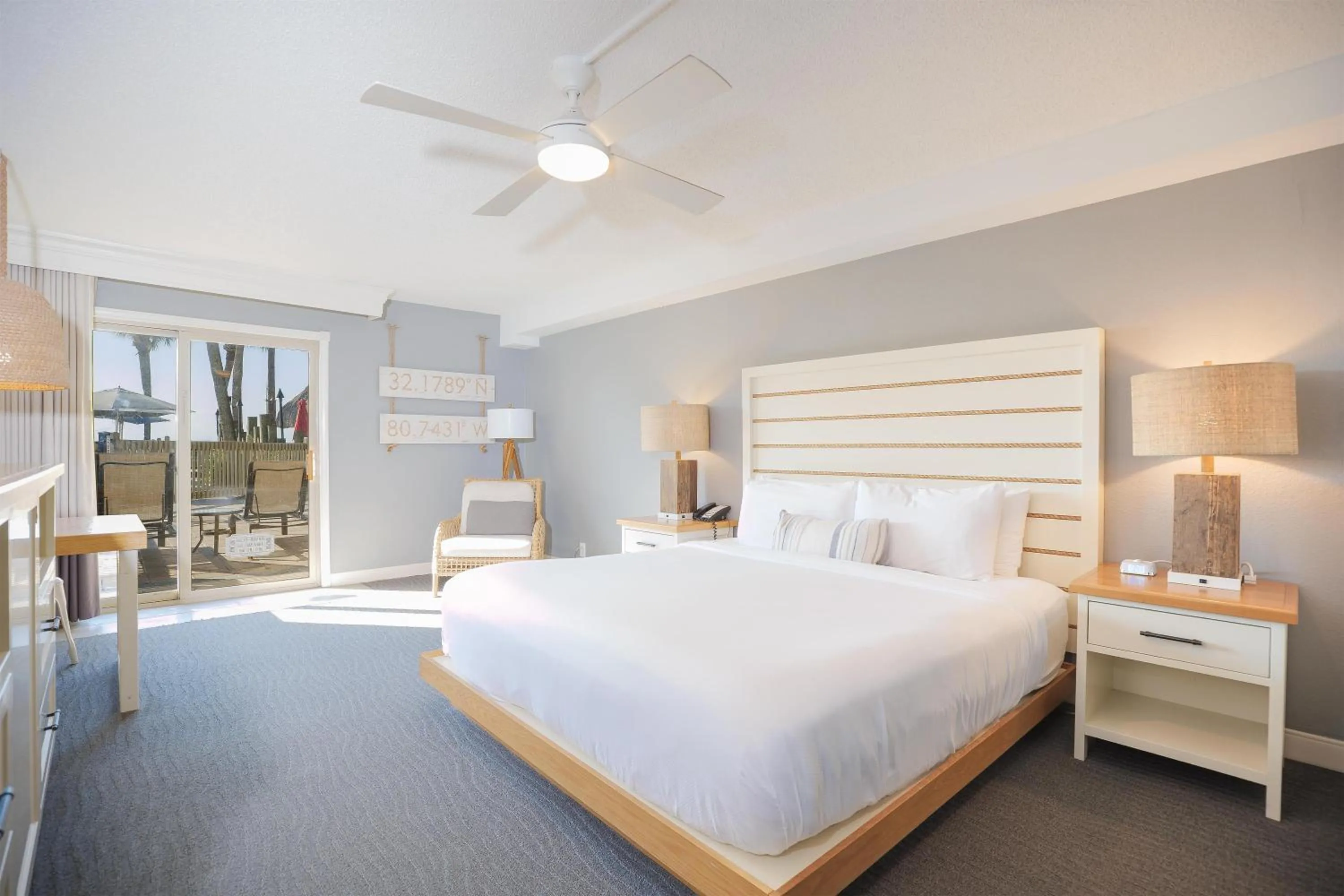 Bedroom, Bed in Beach House Resort Hilton Head Island