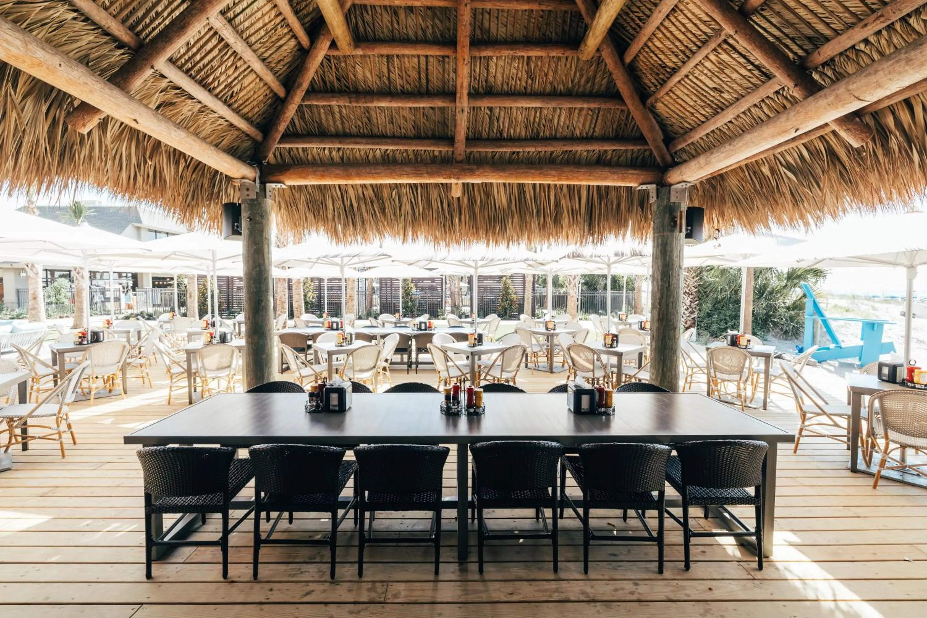 Lounge or bar in Beach House Resort Hilton Head Island