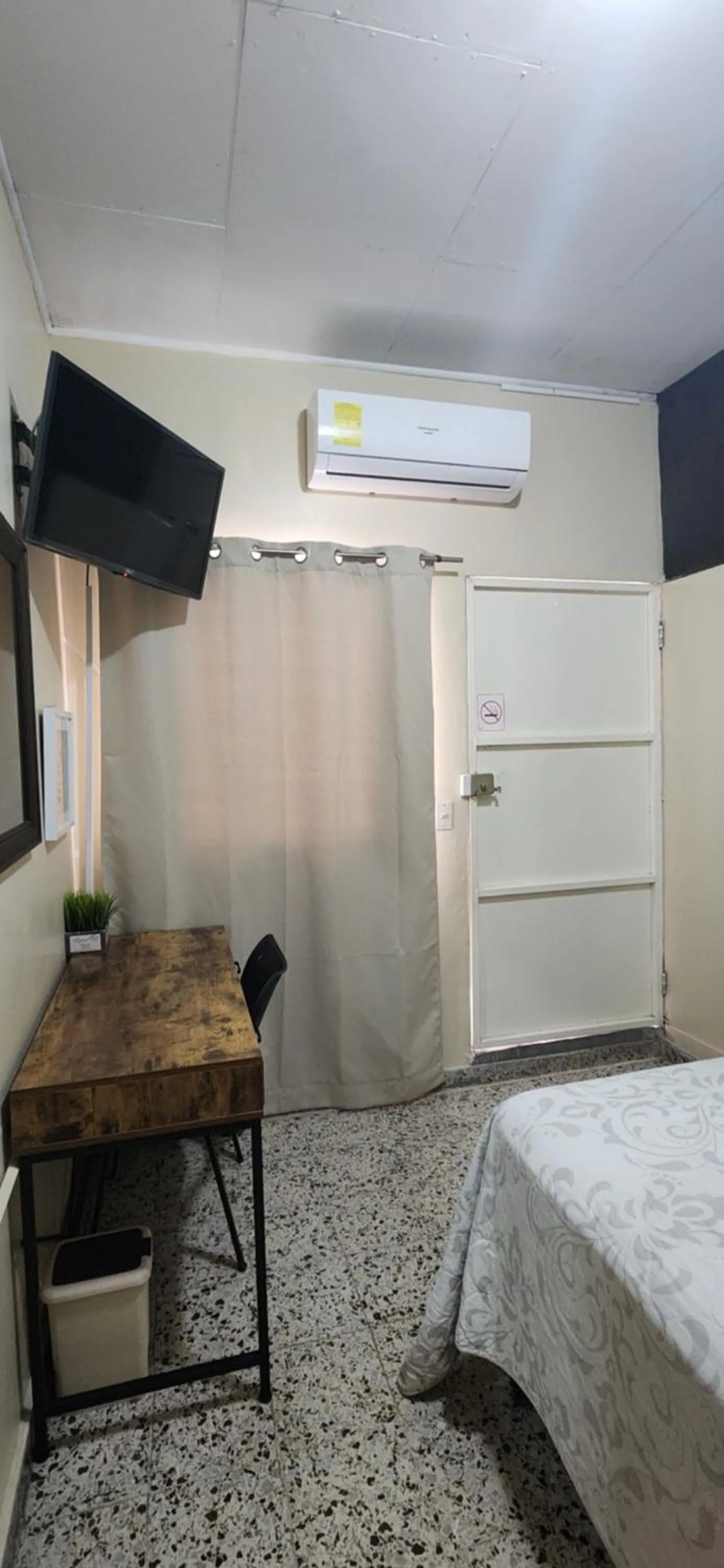 air conditioner, Bed in Casa Altamira